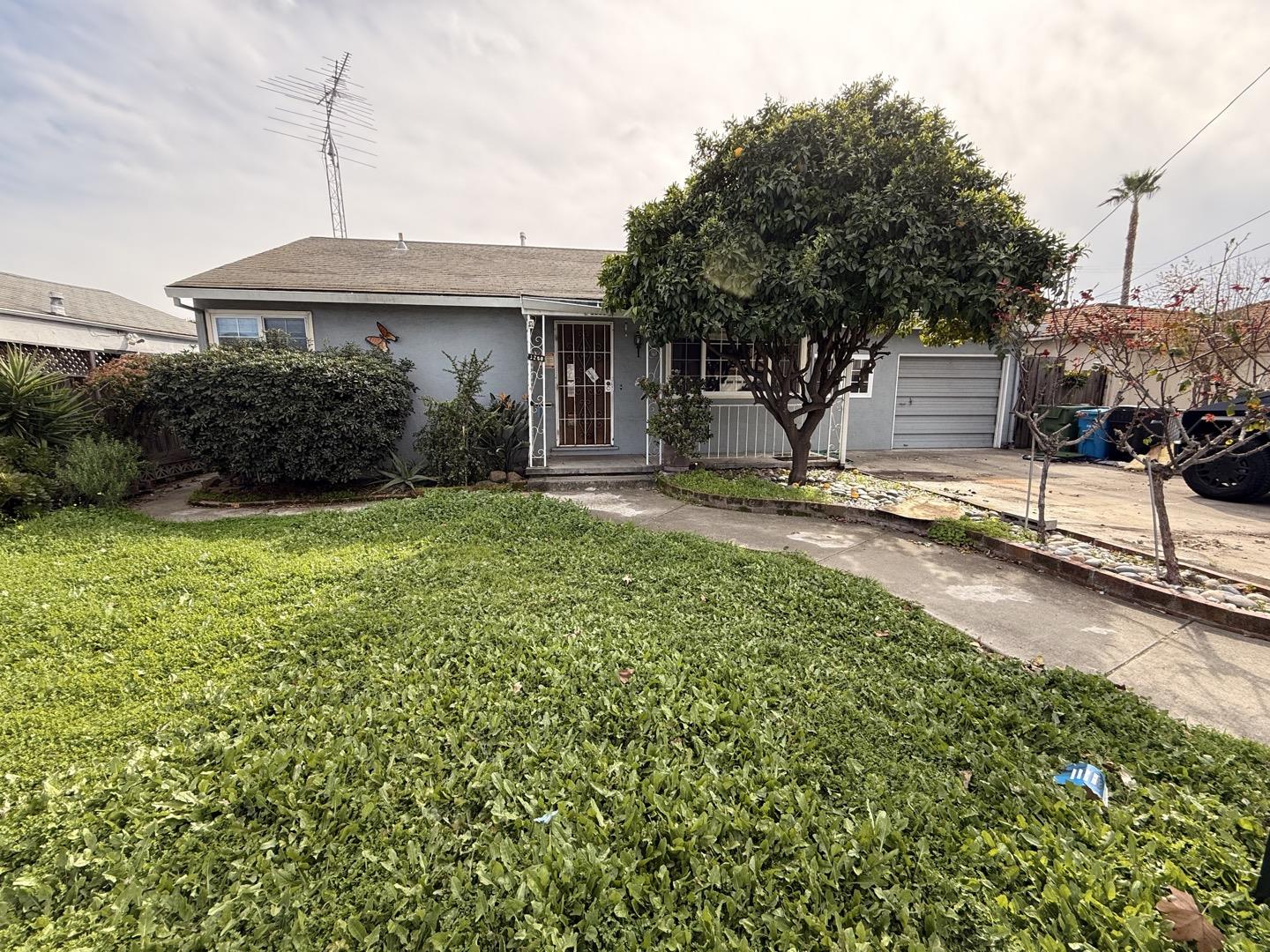 3280 El Sobrante ST