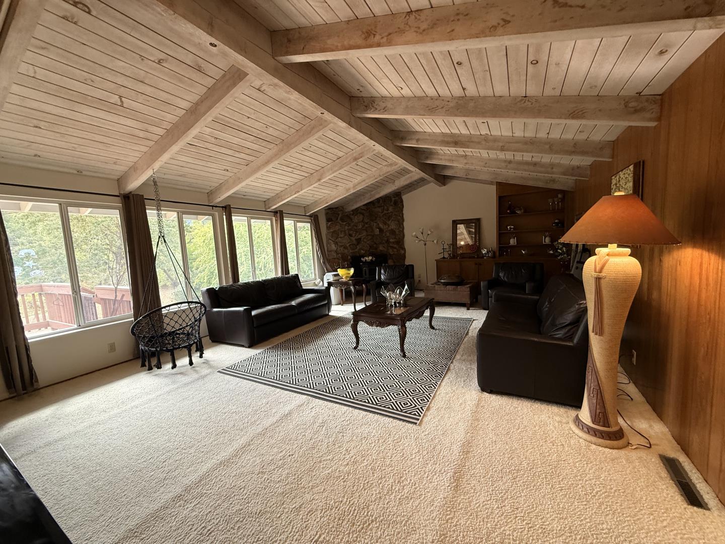 15292 Stratford Court