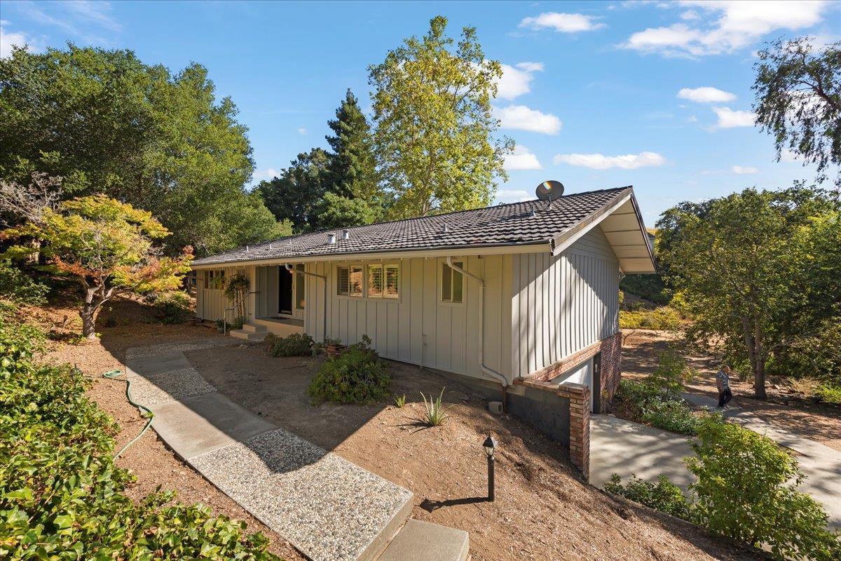 15292 Stratford Court