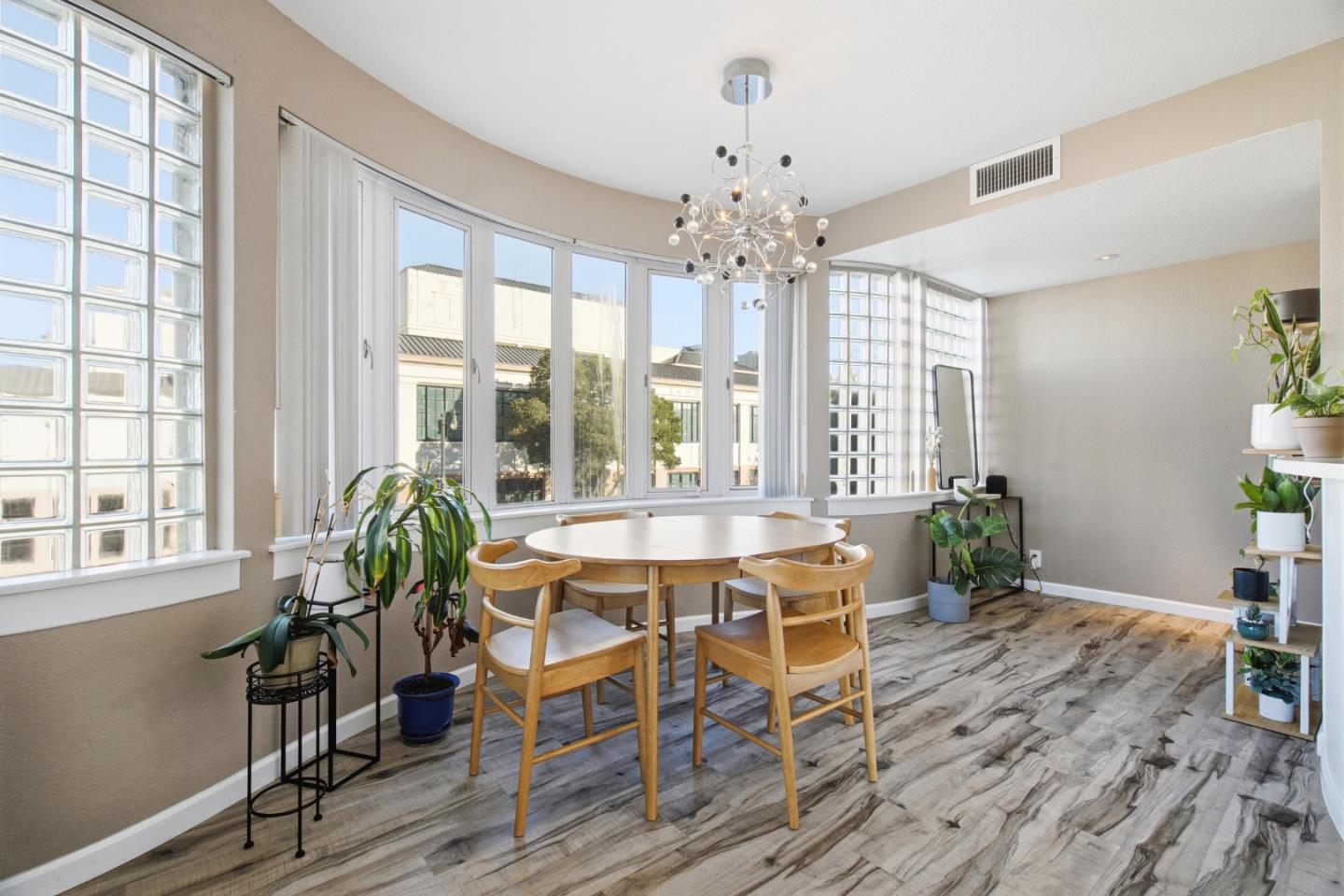 1111 Bay Street 307