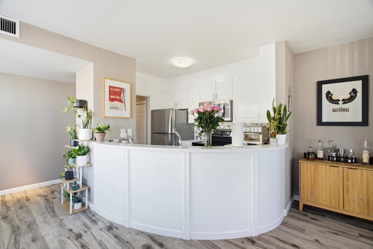 1111 Bay Street 307