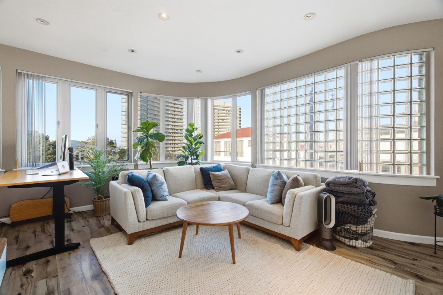1111 Bay Street 307
