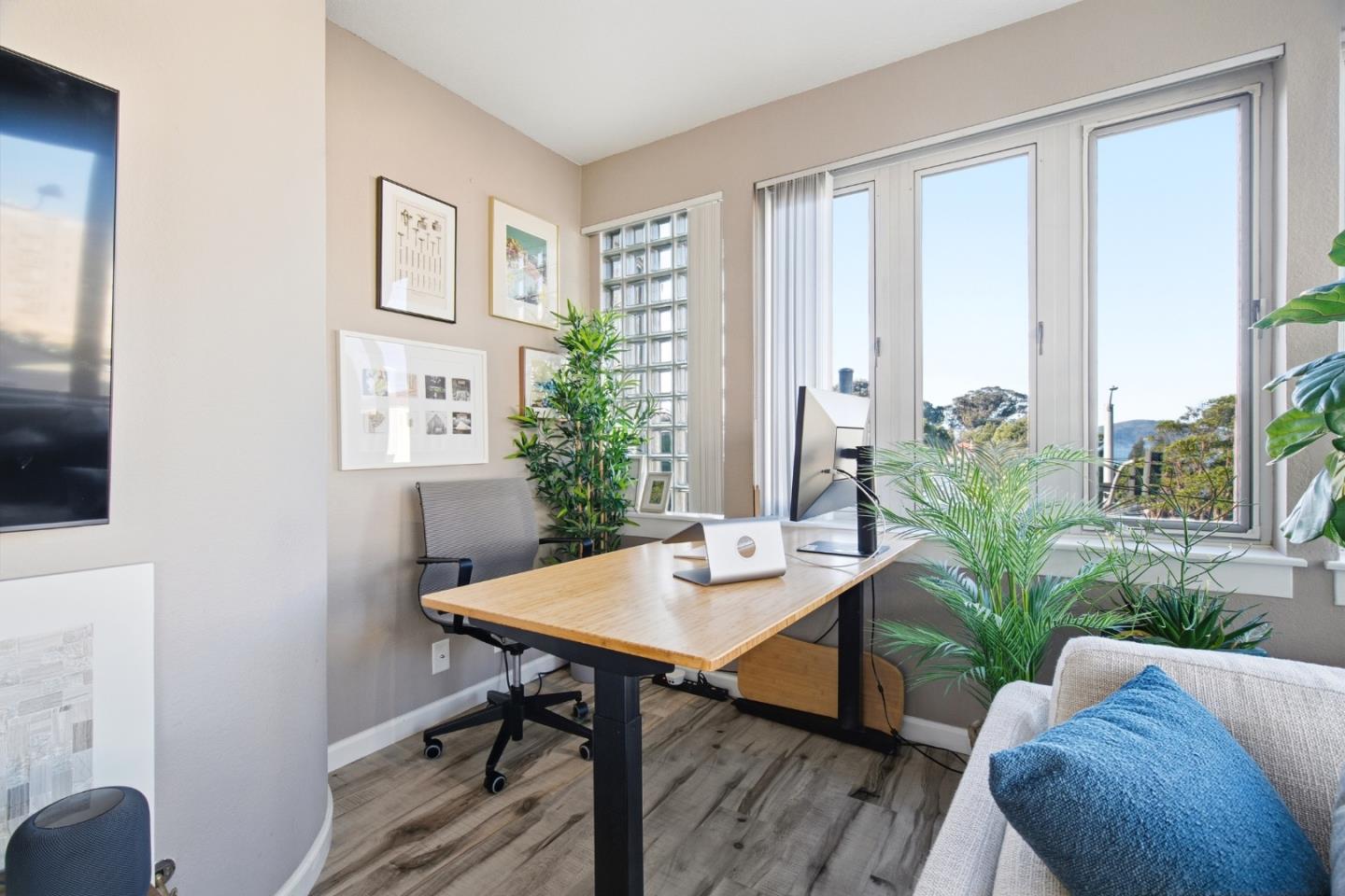 1111 Bay Street 307