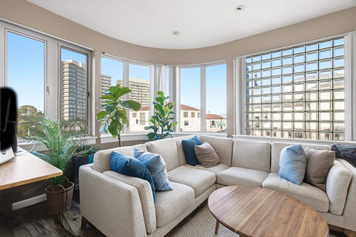 1111 Bay Street 307
