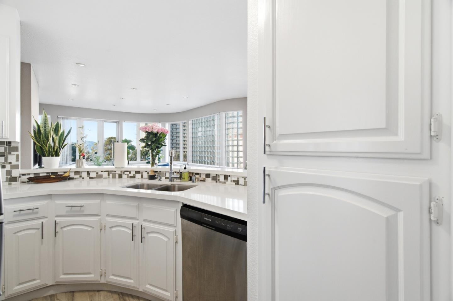 1111 Bay Street 307