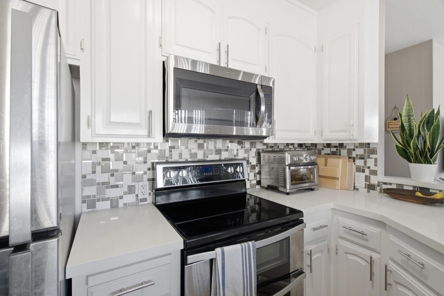 1111 Bay Street 307