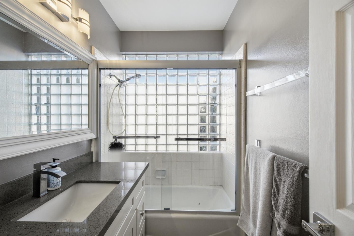 1111 Bay Street 307