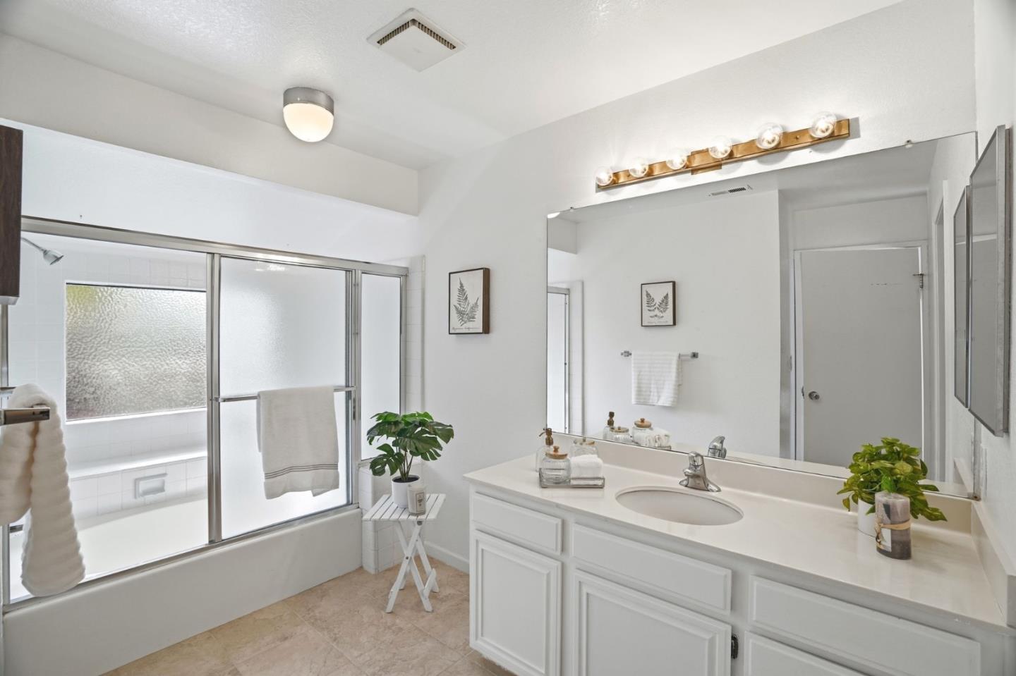 43524 Ocaso Corte Street