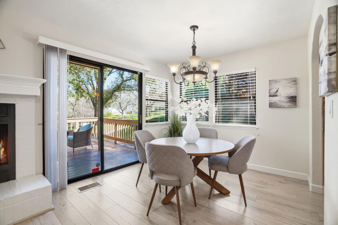 43524 Ocaso Corte Street