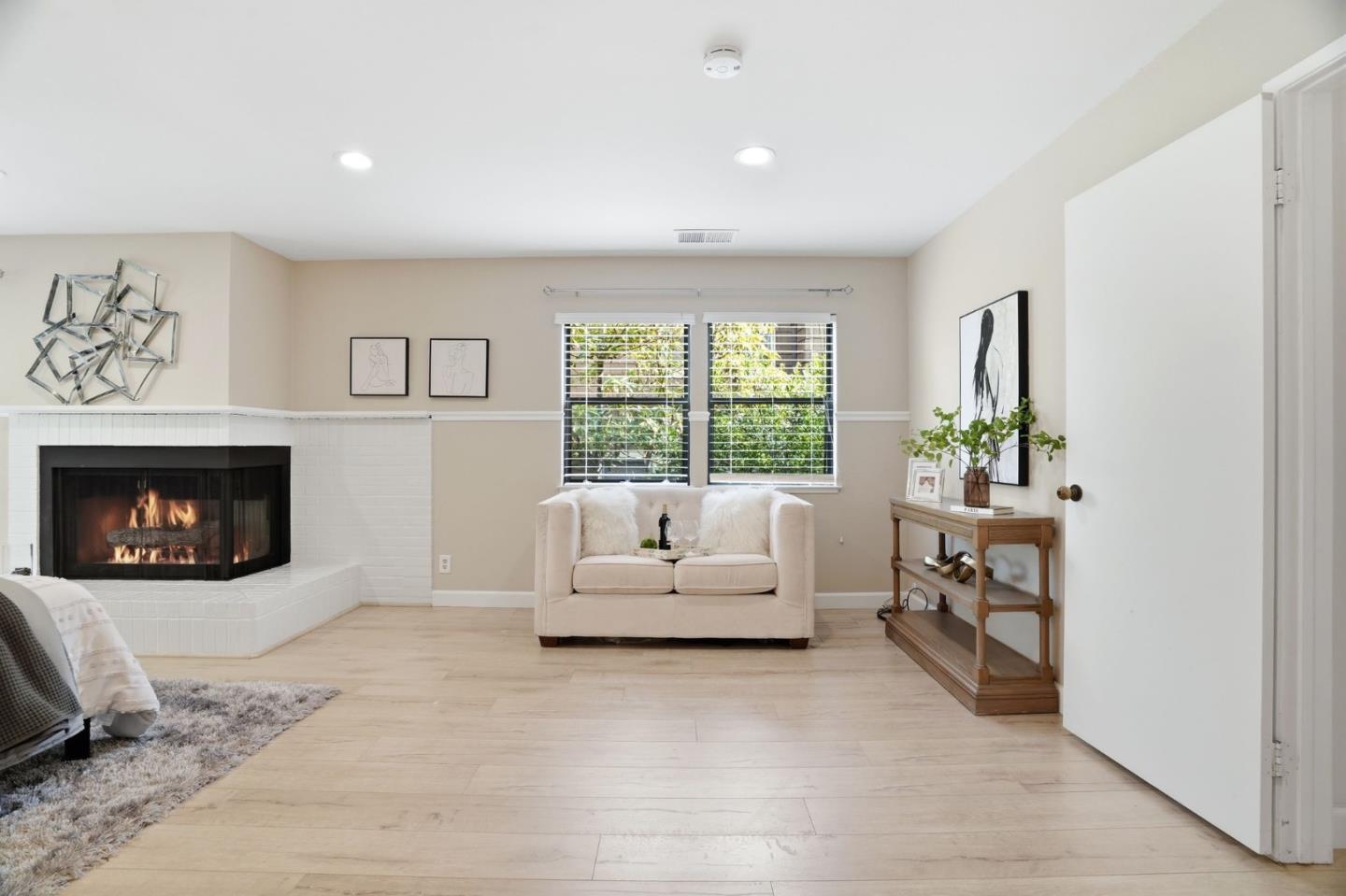 43524 Ocaso Corte Street