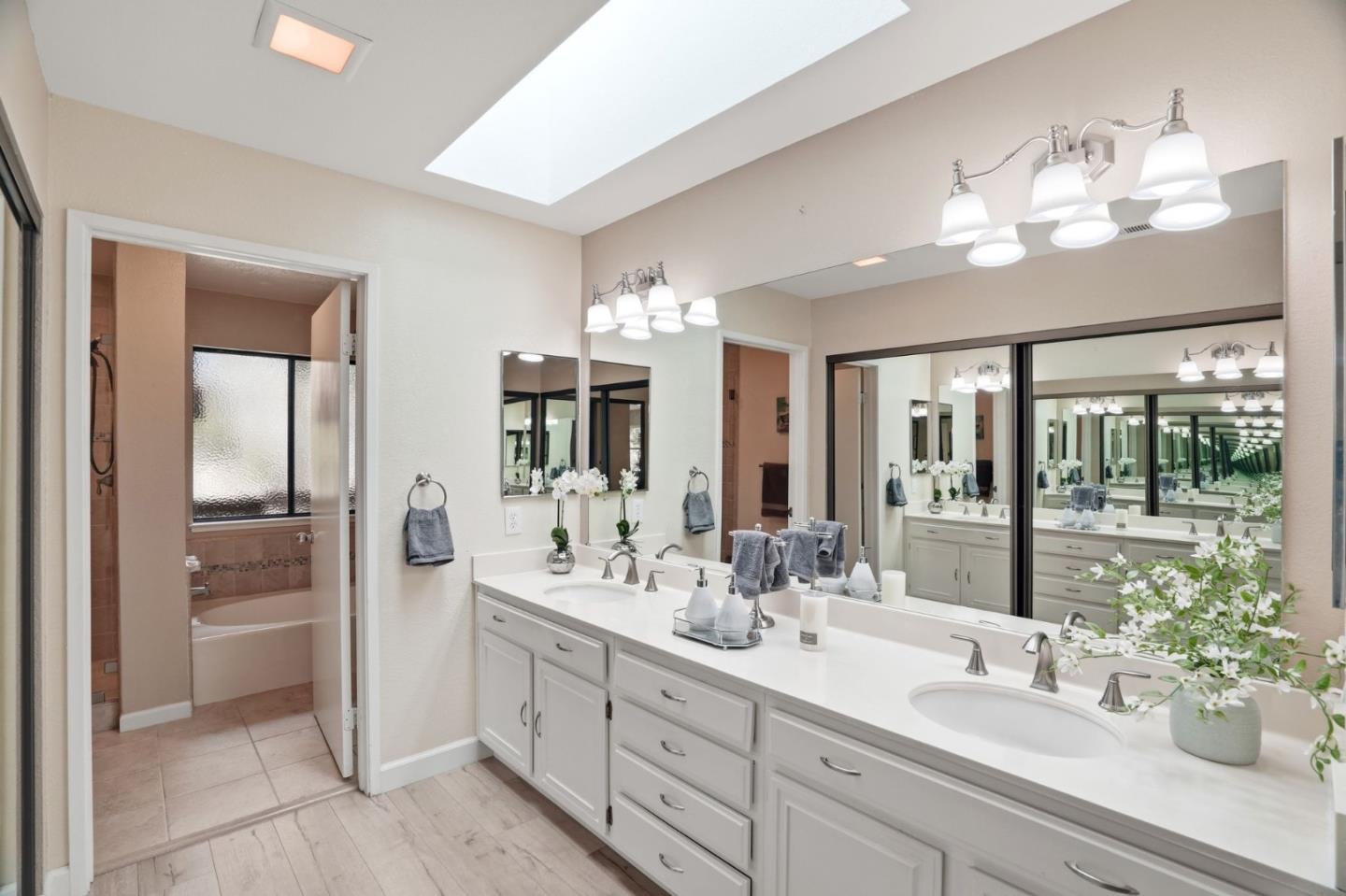 43524 Ocaso Corte Street