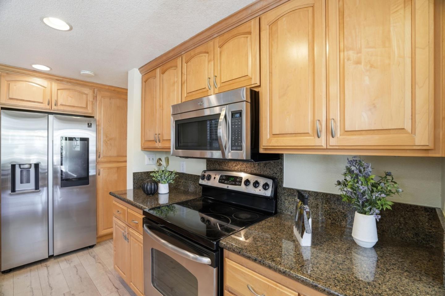 43524 Ocaso Corte Street