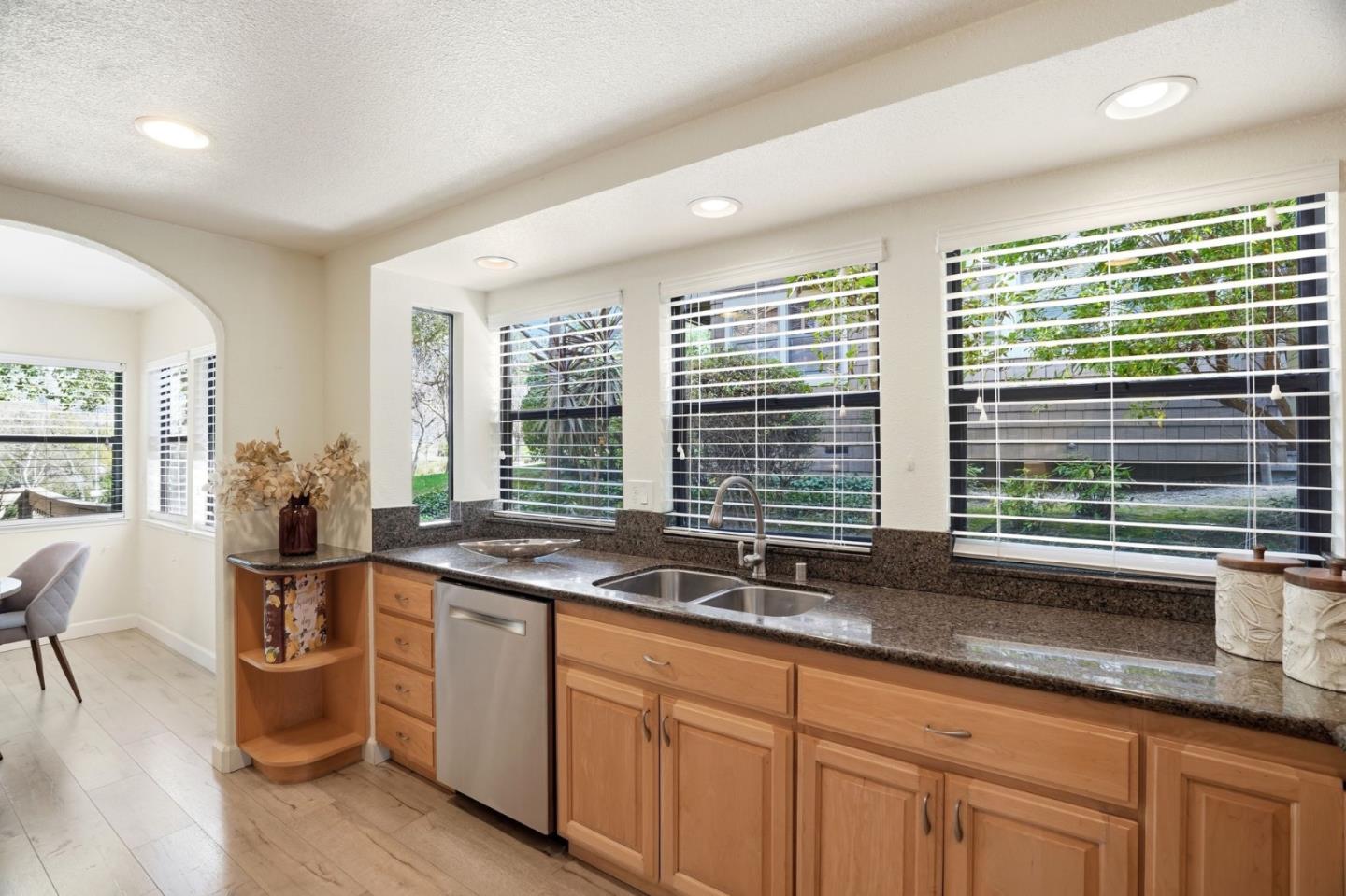 43524 Ocaso Corte Street