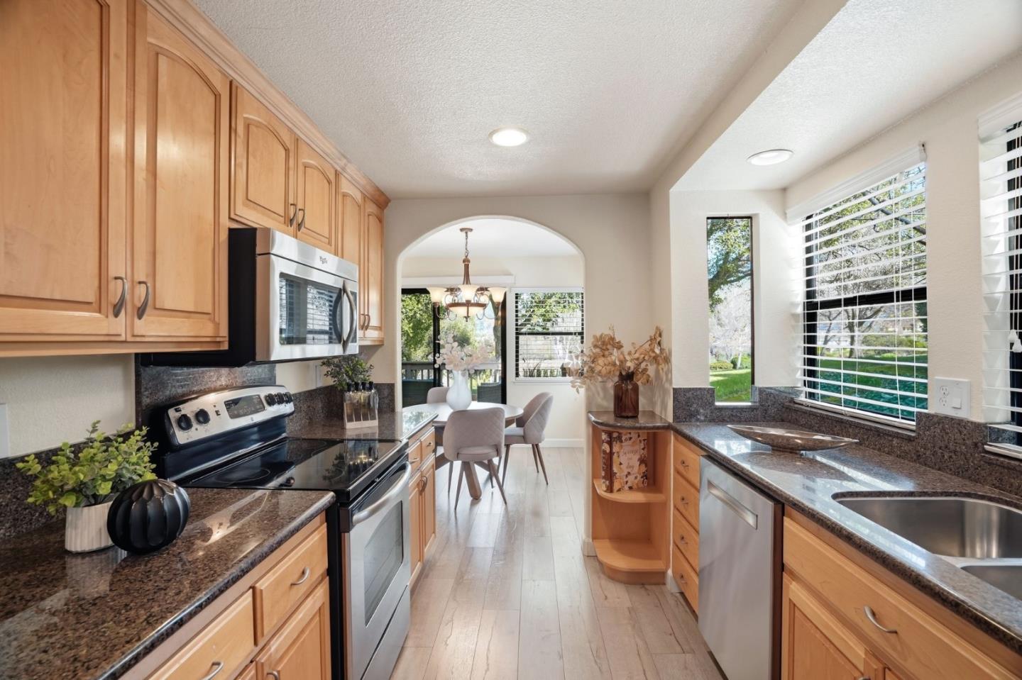 43524 Ocaso Corte Street