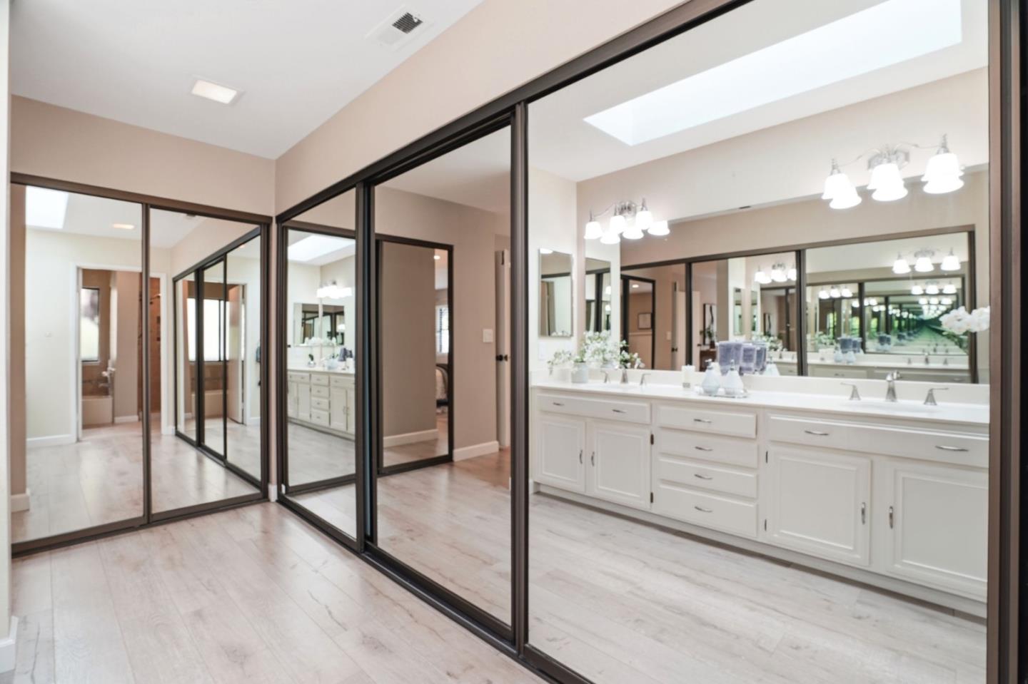 43524 Ocaso Corte Street