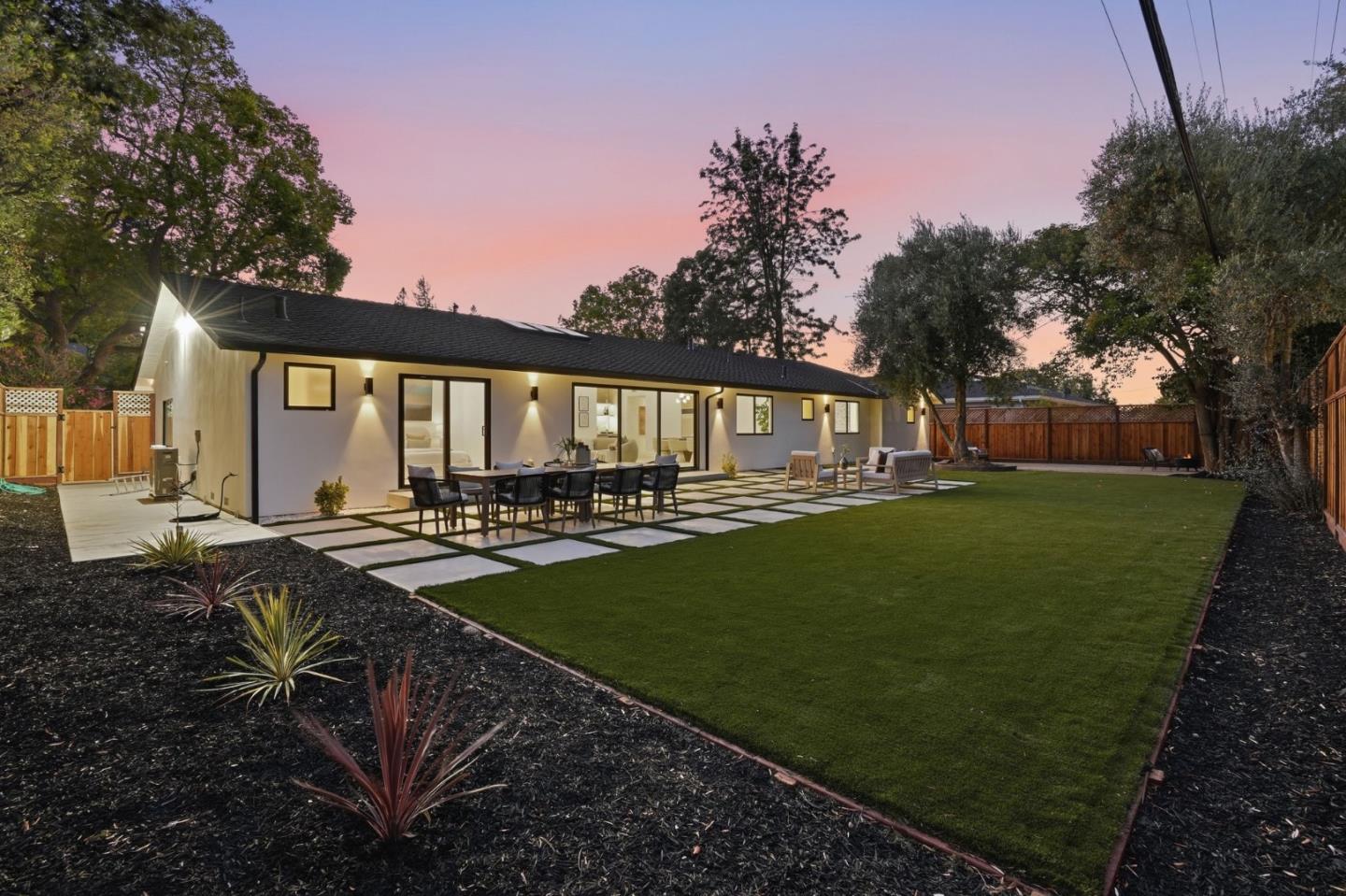 1389 Chelsea DR