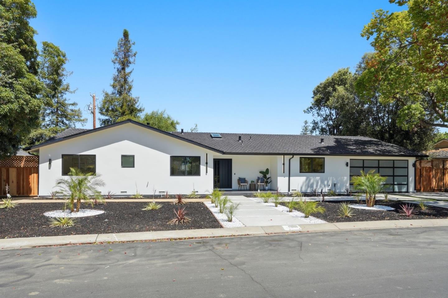 1389 Chelsea DR