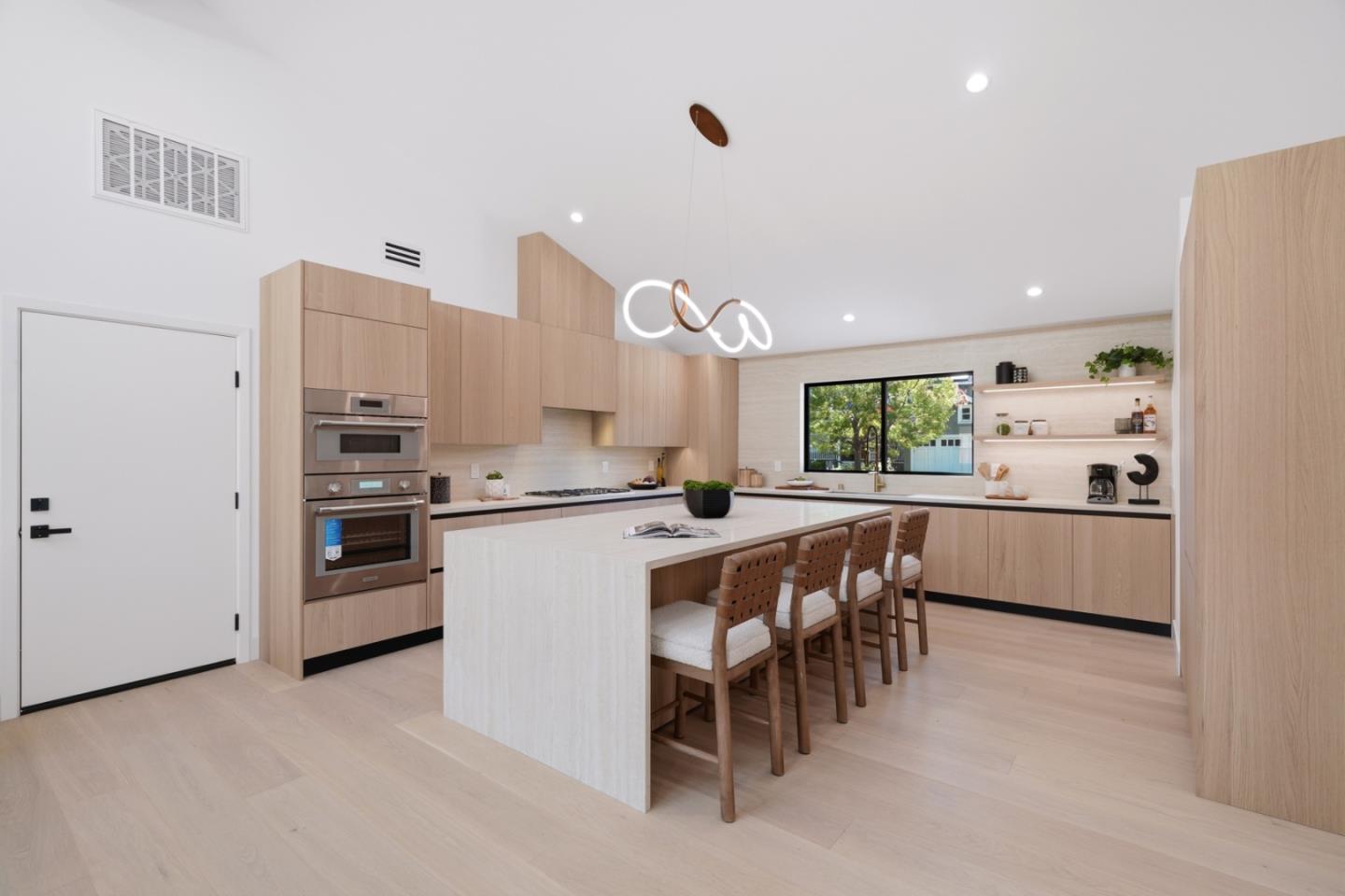 1389 Chelsea DR