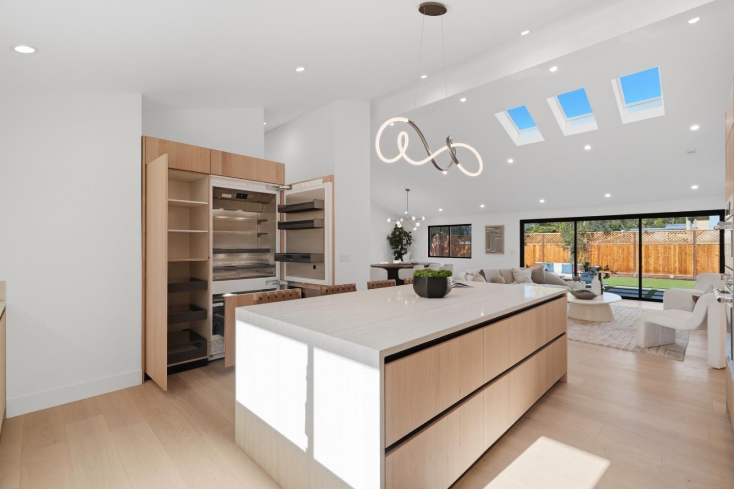 1389 Chelsea DR