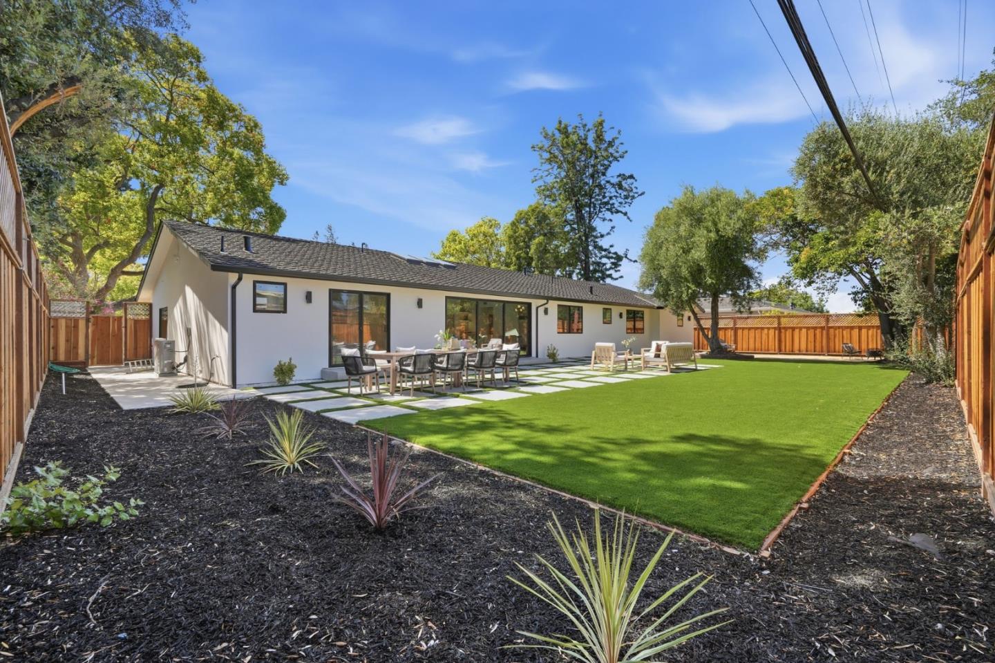 1389 Chelsea DR