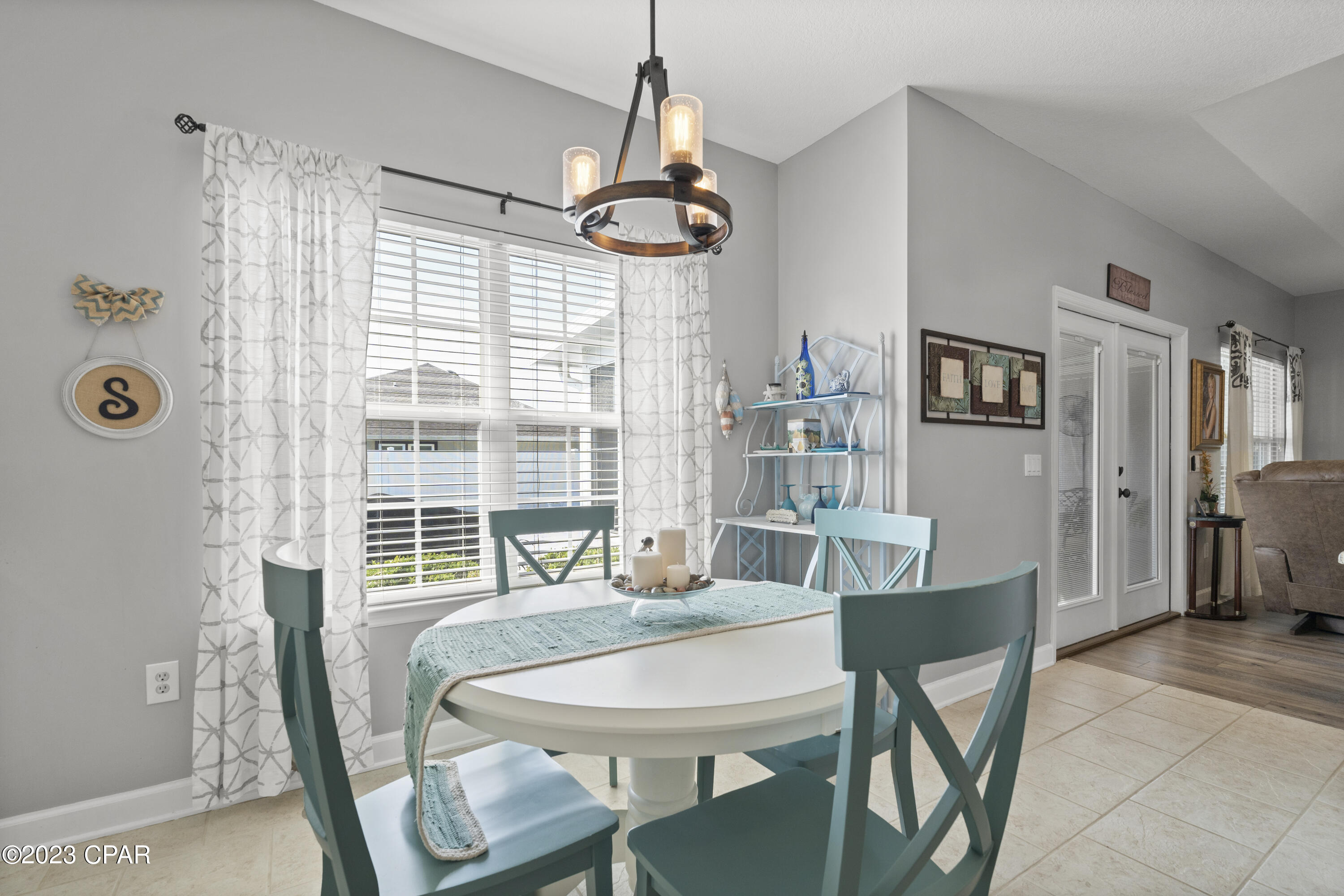 3527 Rosewood Circle