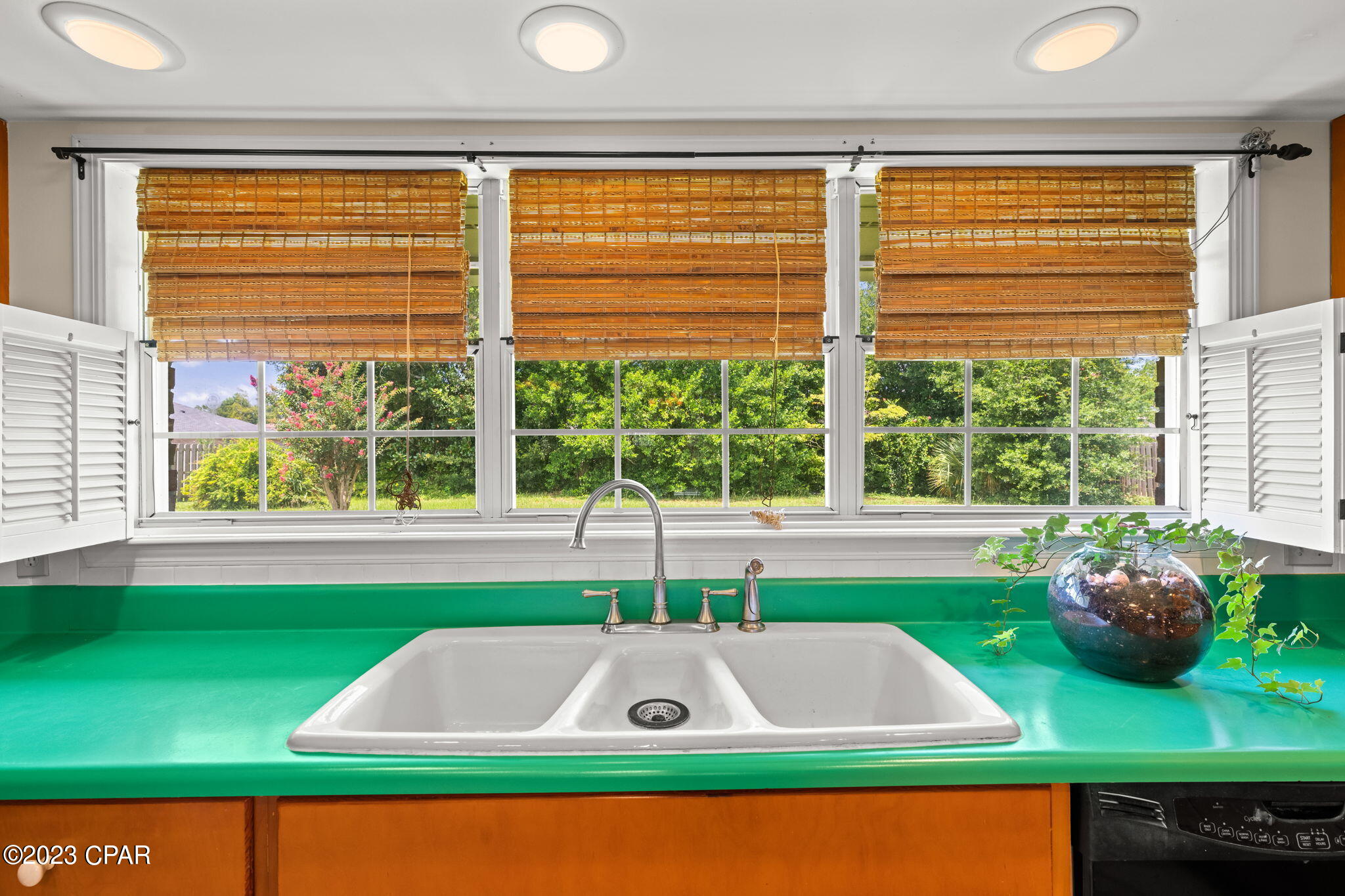 153 Candlewick Circle