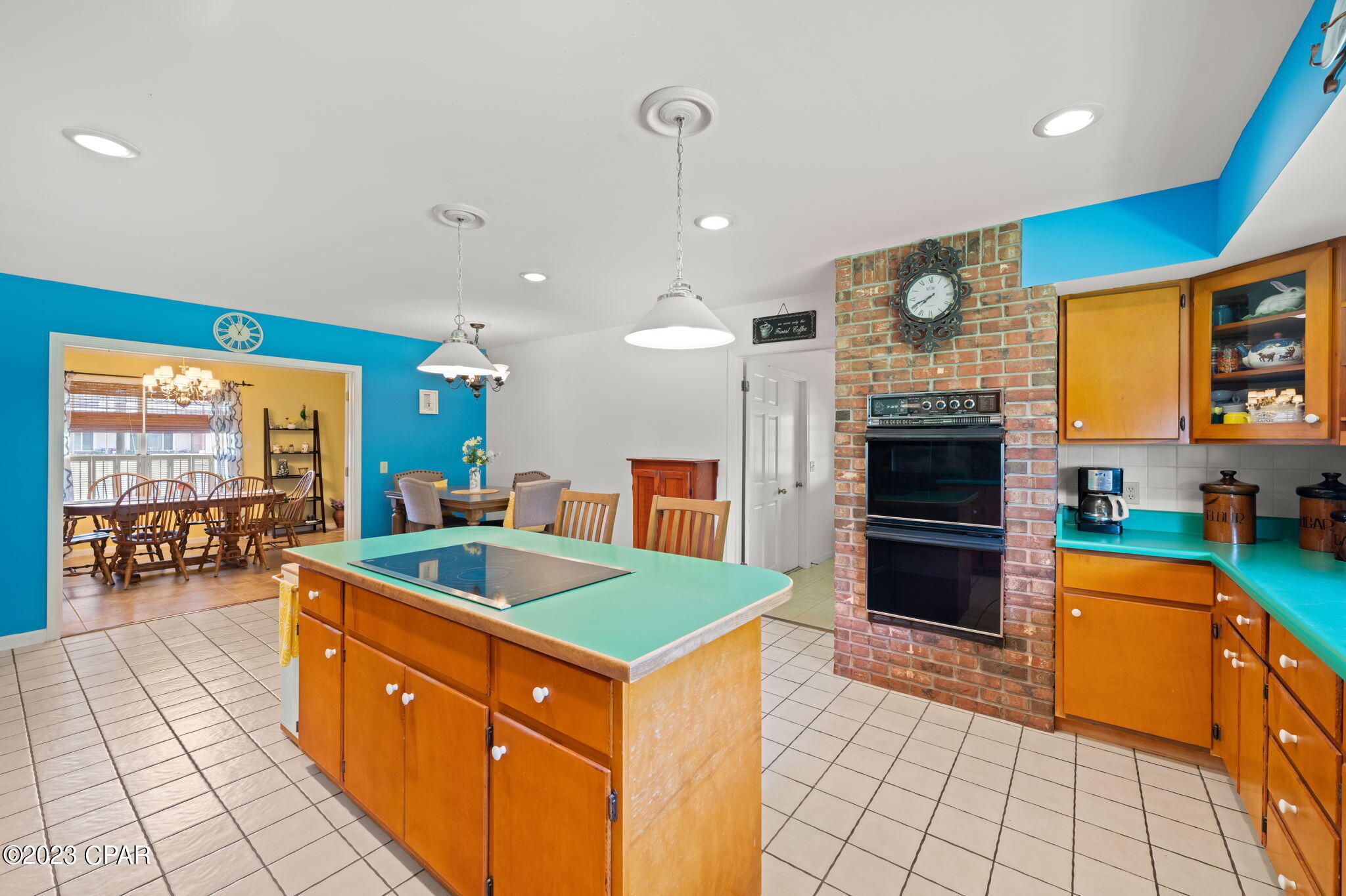 153 Candlewick Circle