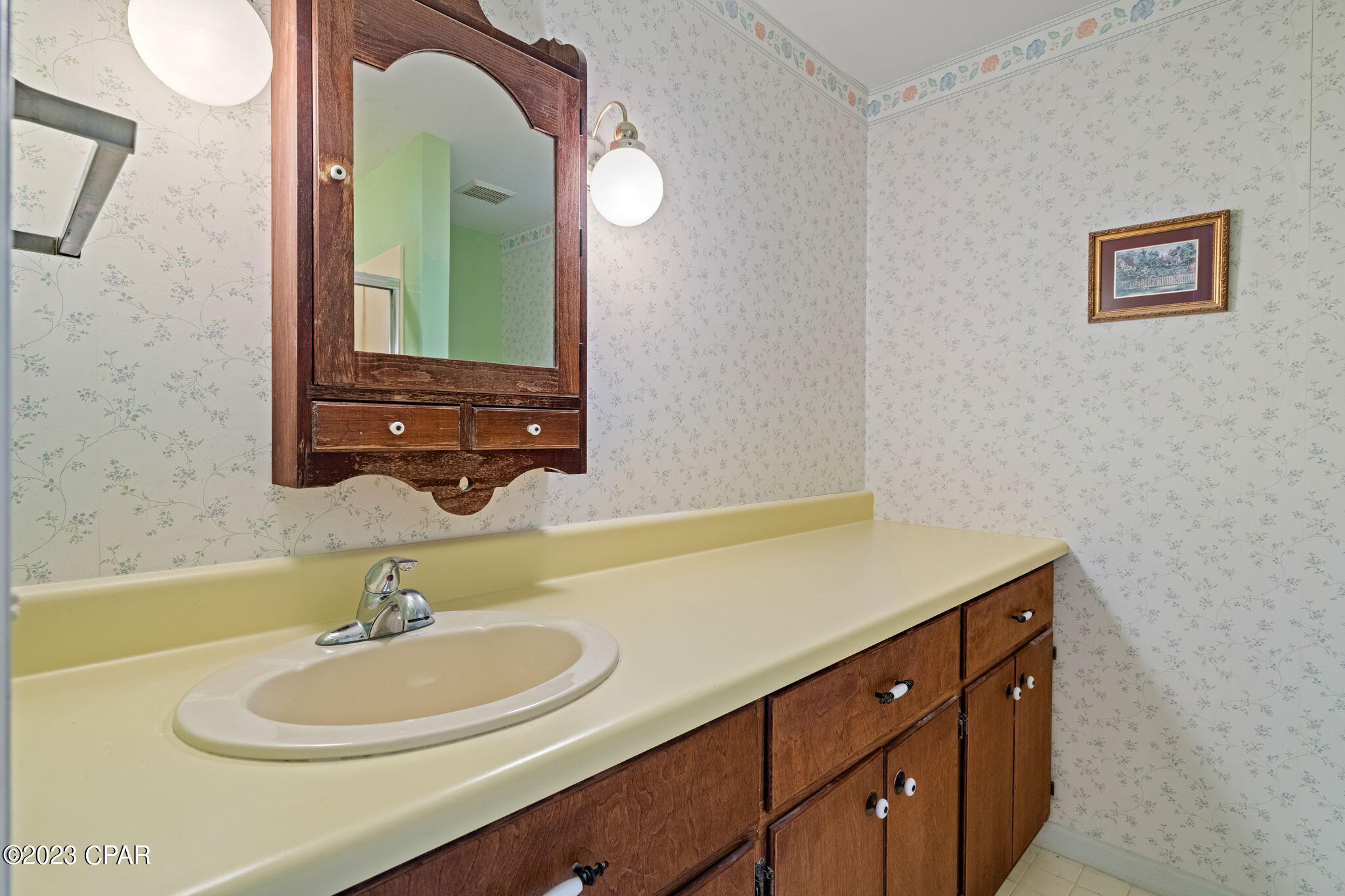 153 Candlewick Circle