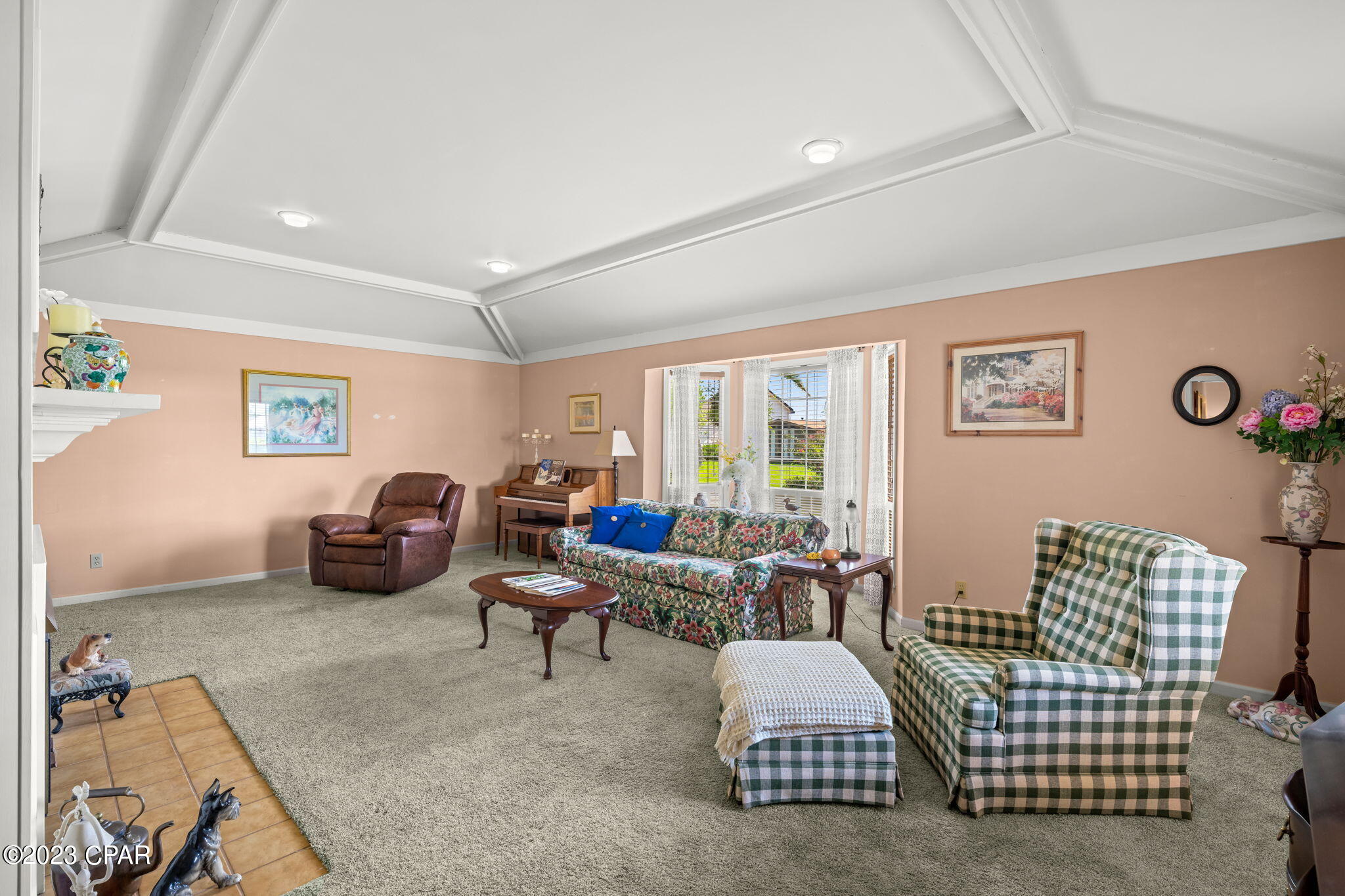 153 Candlewick Circle