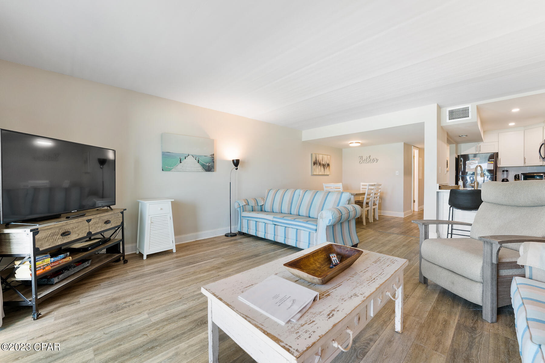 6211 Thomas Drive 409