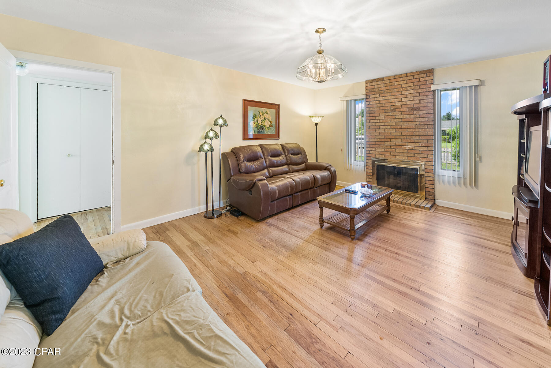 120 N Cove Boulevard