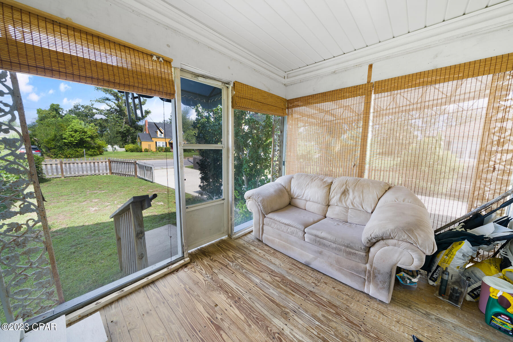 120 N Cove Boulevard