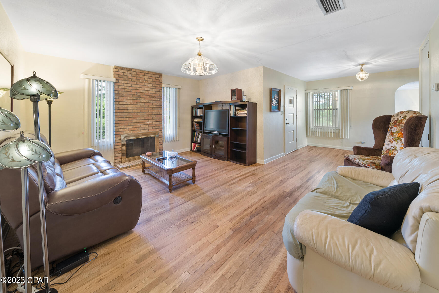 120 N Cove Boulevard