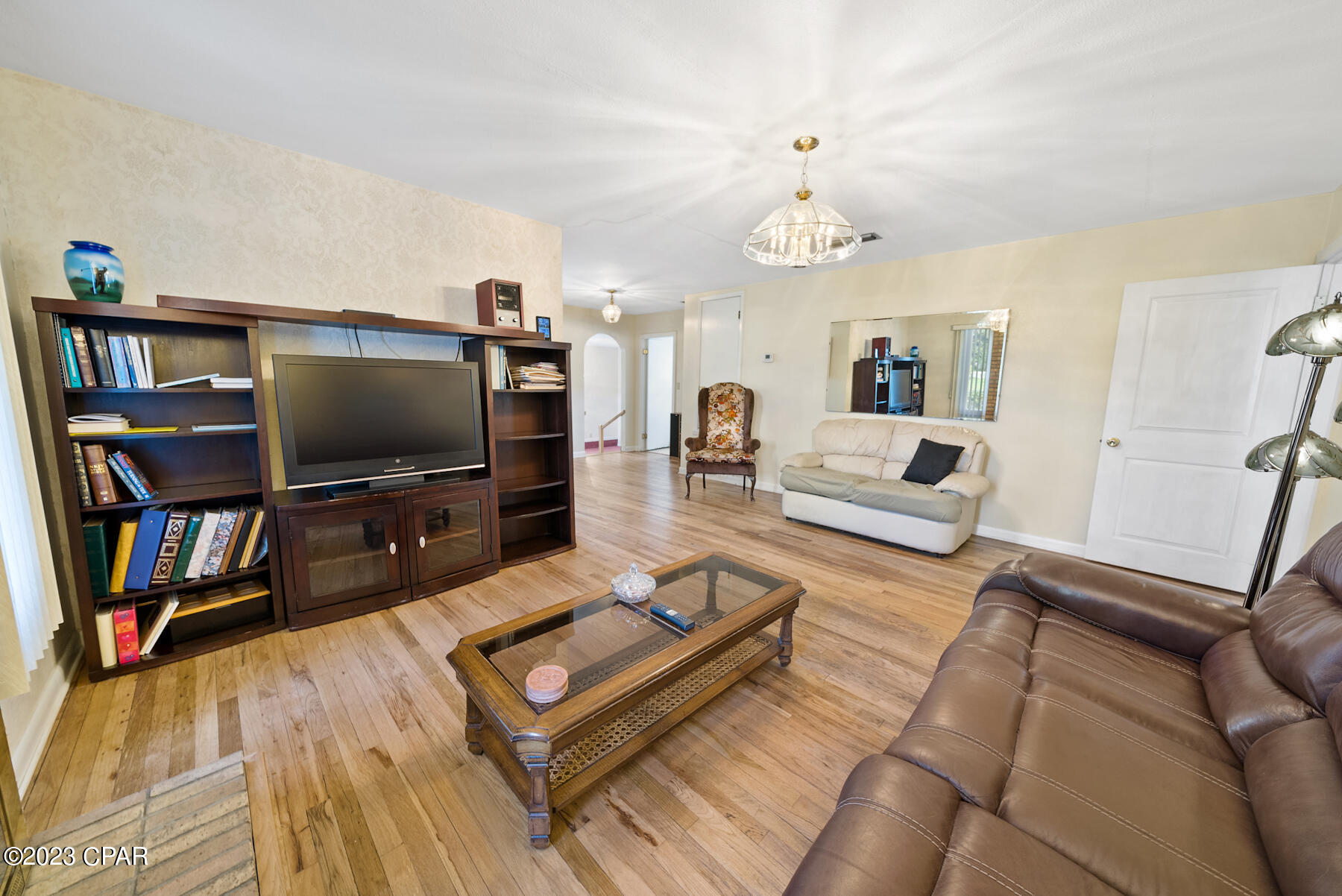 120 N Cove Boulevard