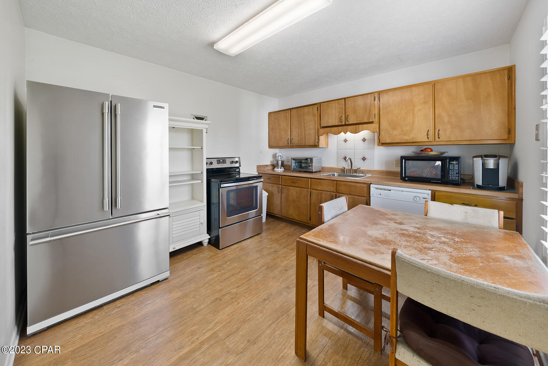 120 N Cove Boulevard