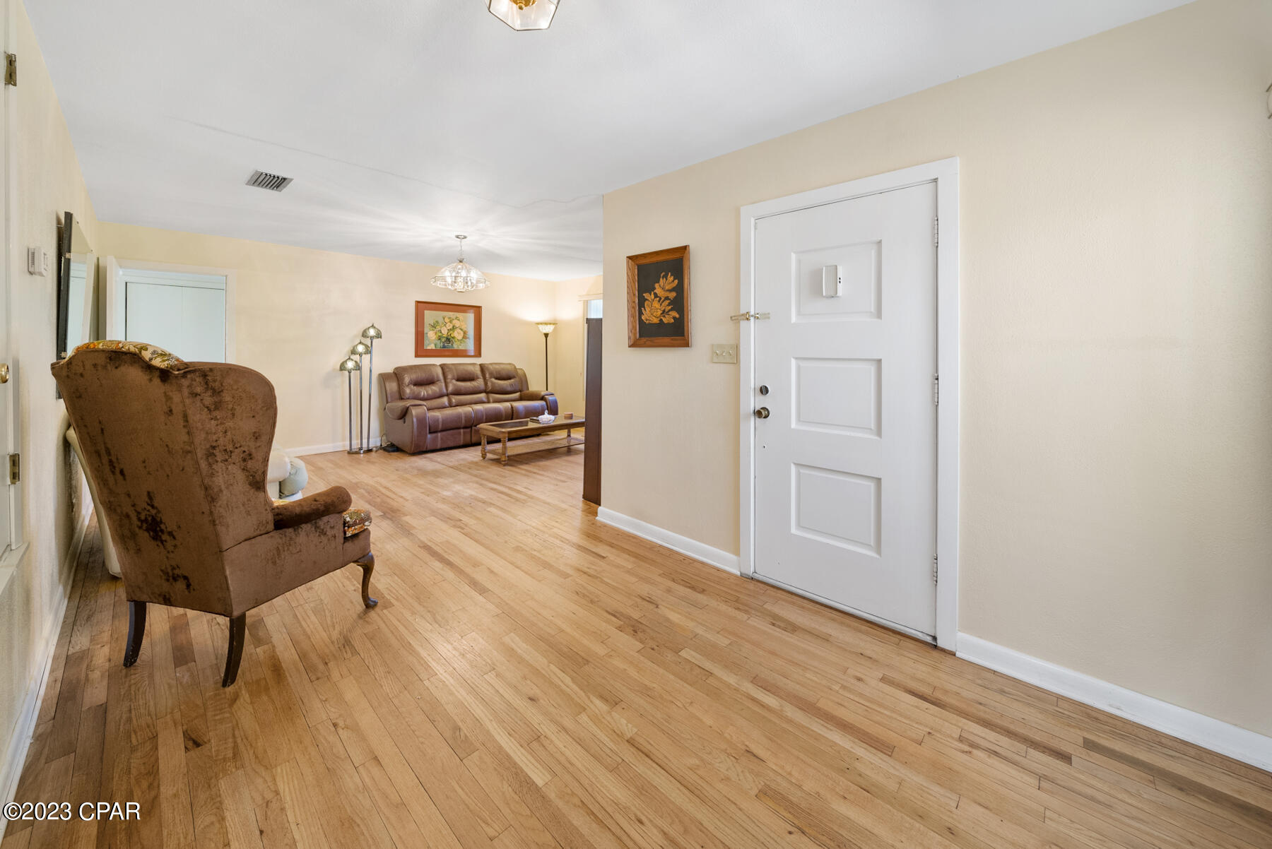 120 N Cove Boulevard