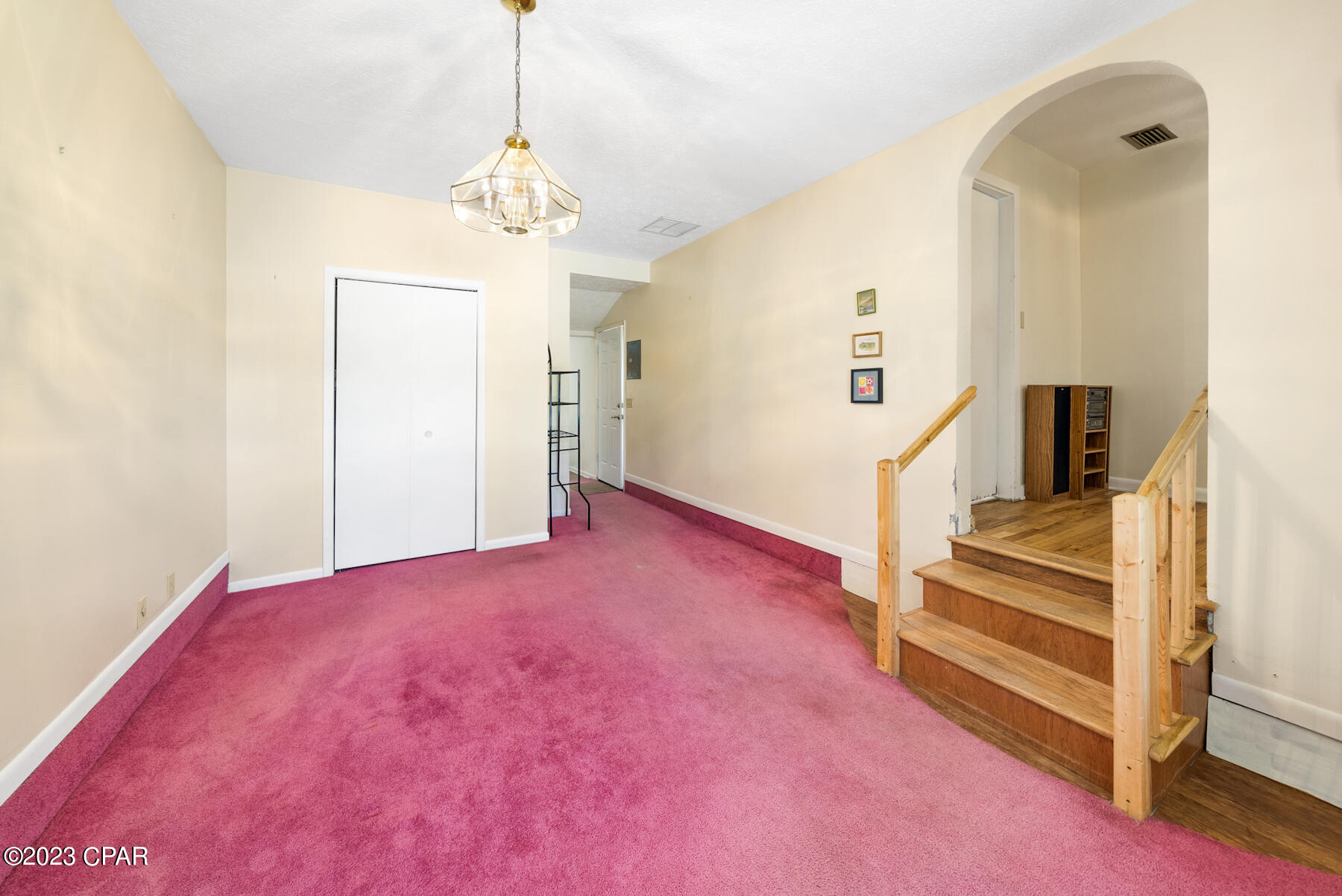 120 N Cove Boulevard