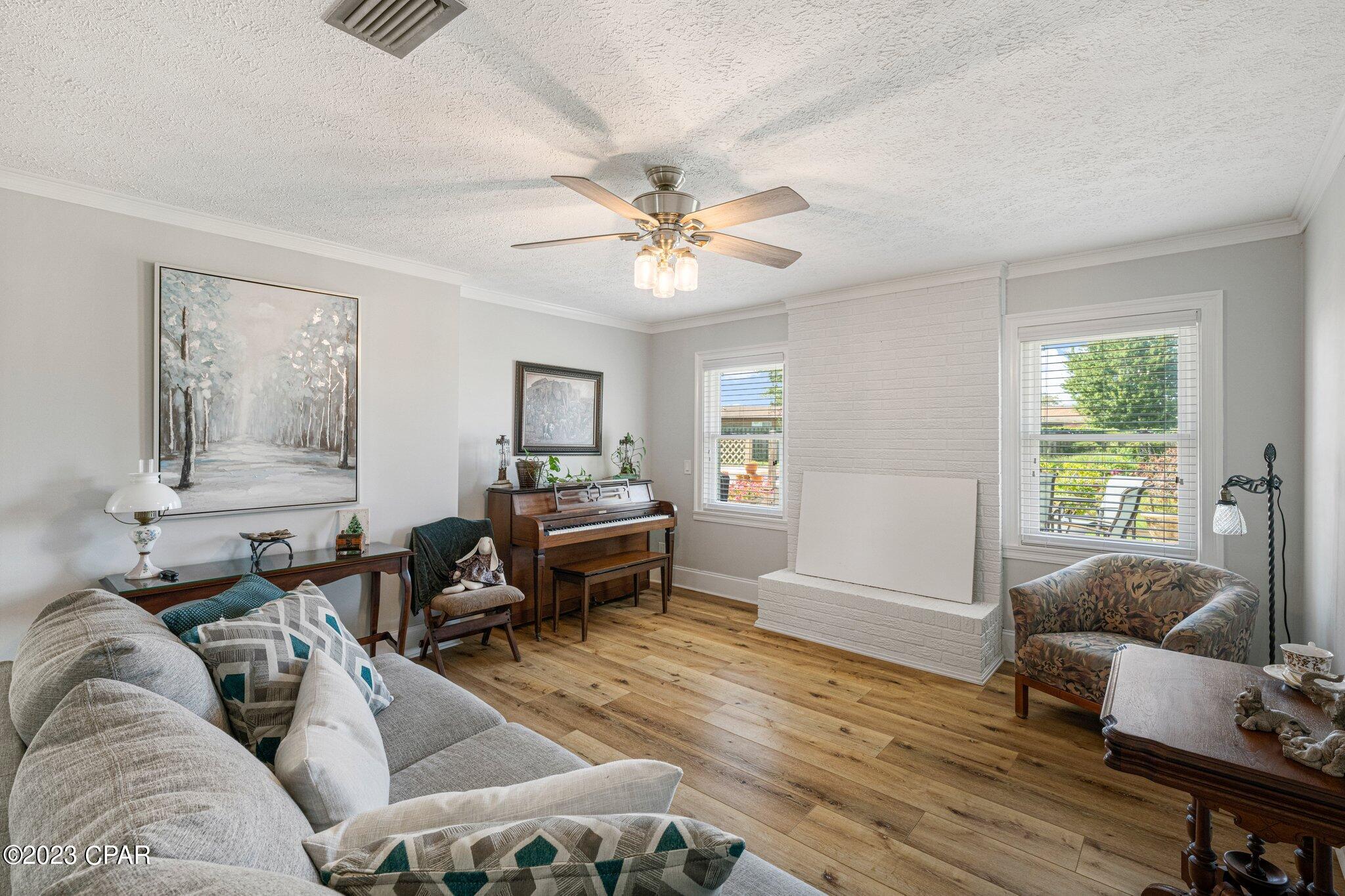 2807 Agnes Scott Drive