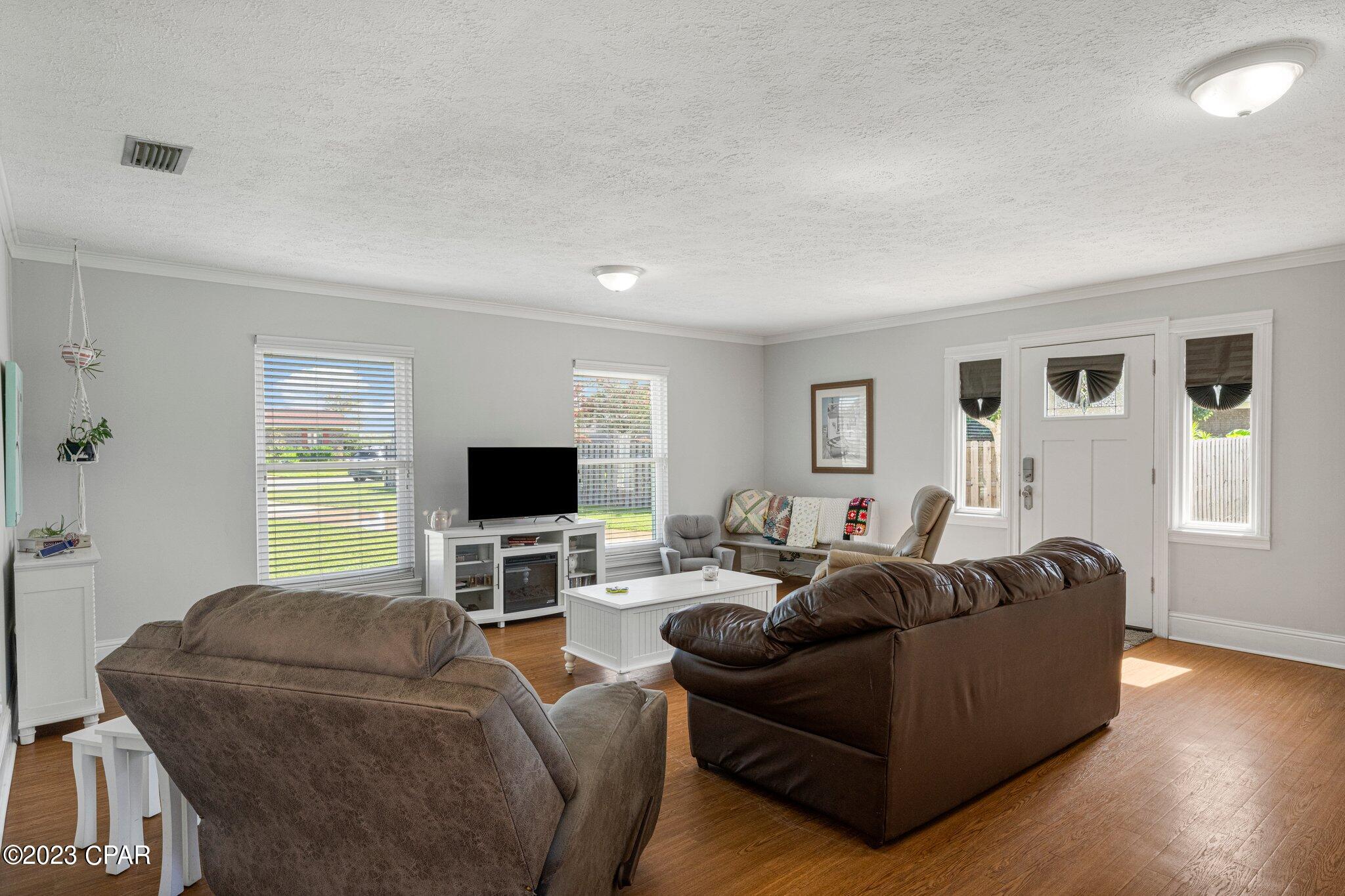 2807 Agnes Scott Drive