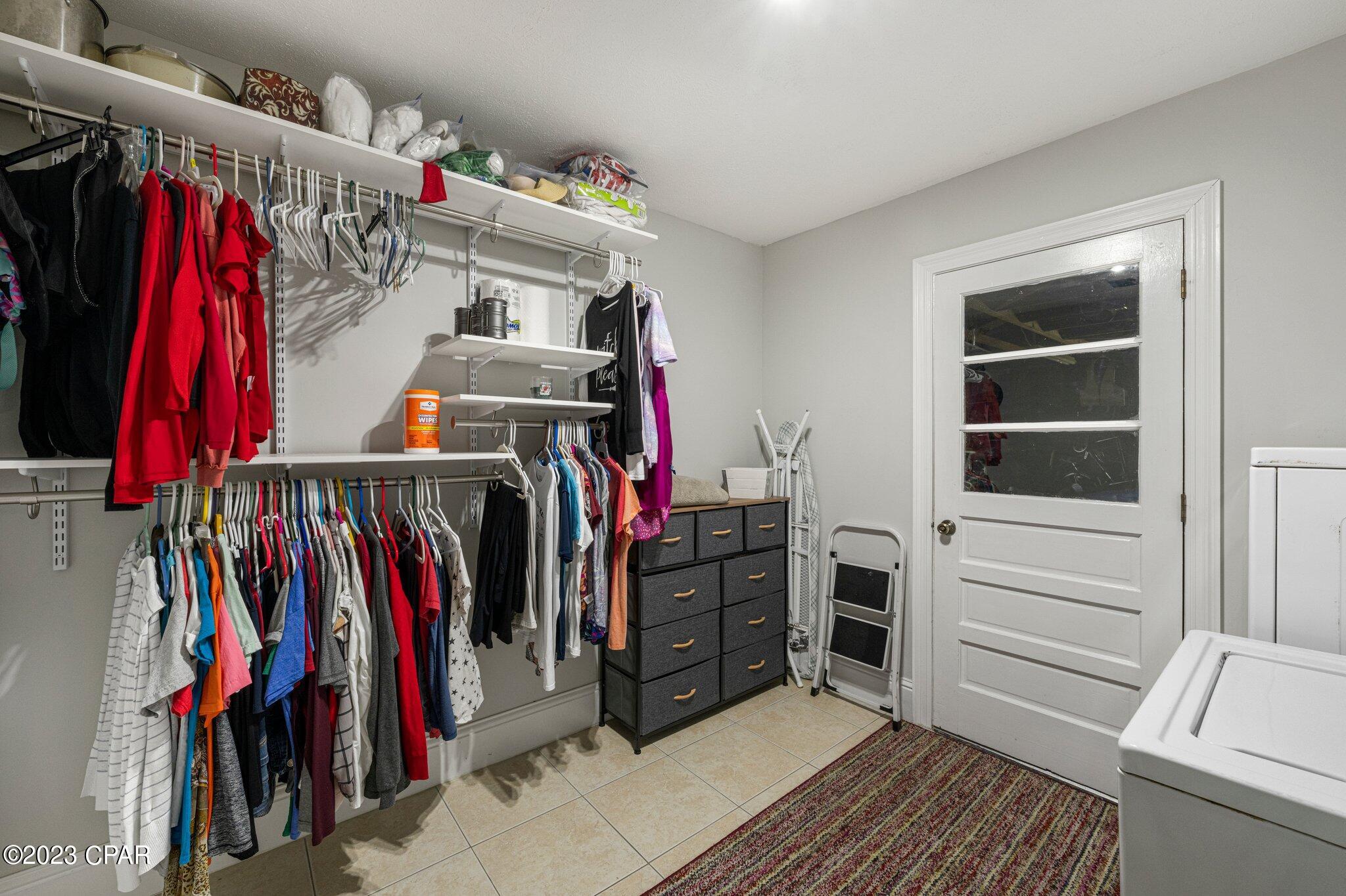 2807 Agnes Scott Drive