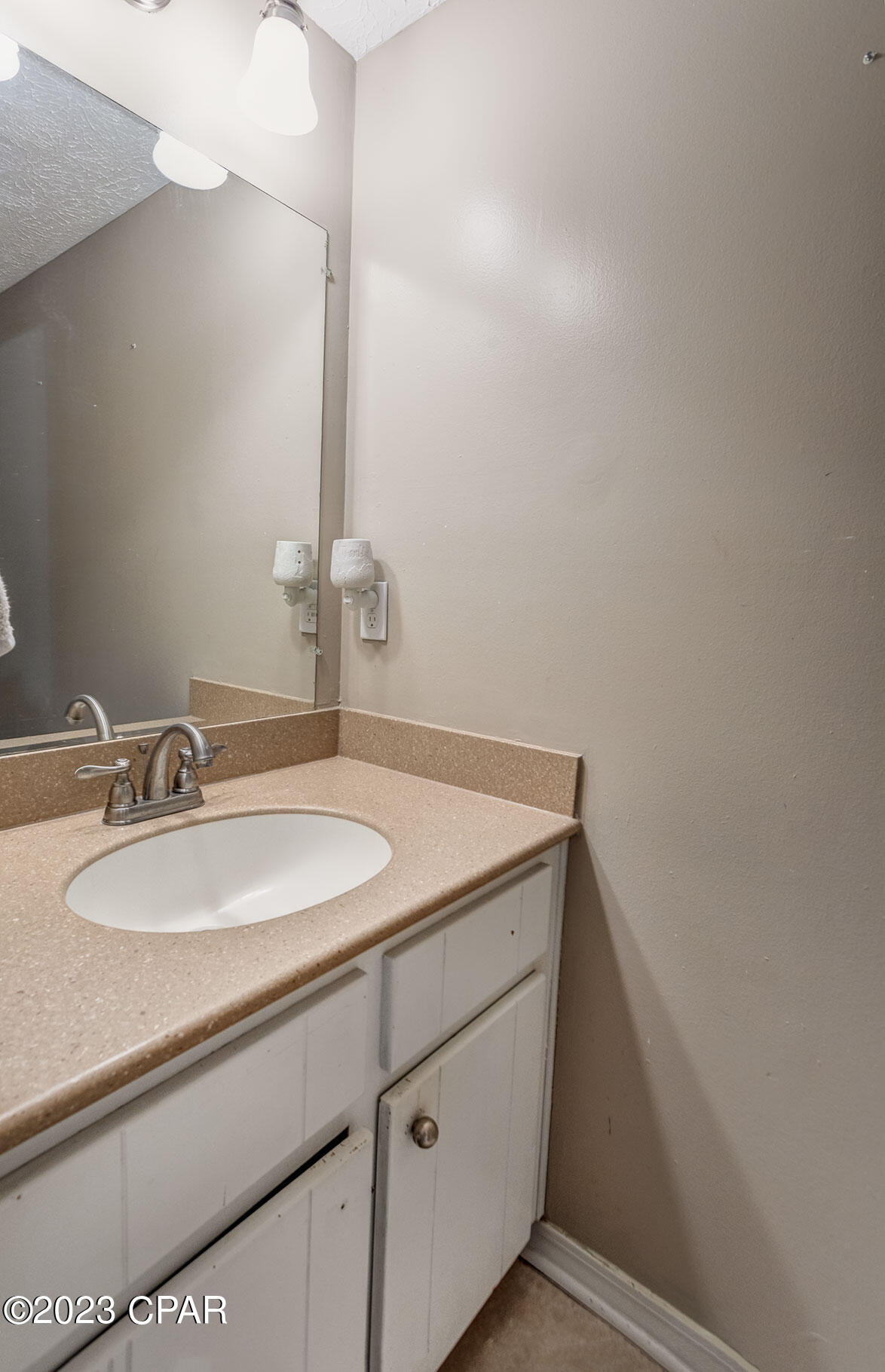 1213 Stephen Drive U-4