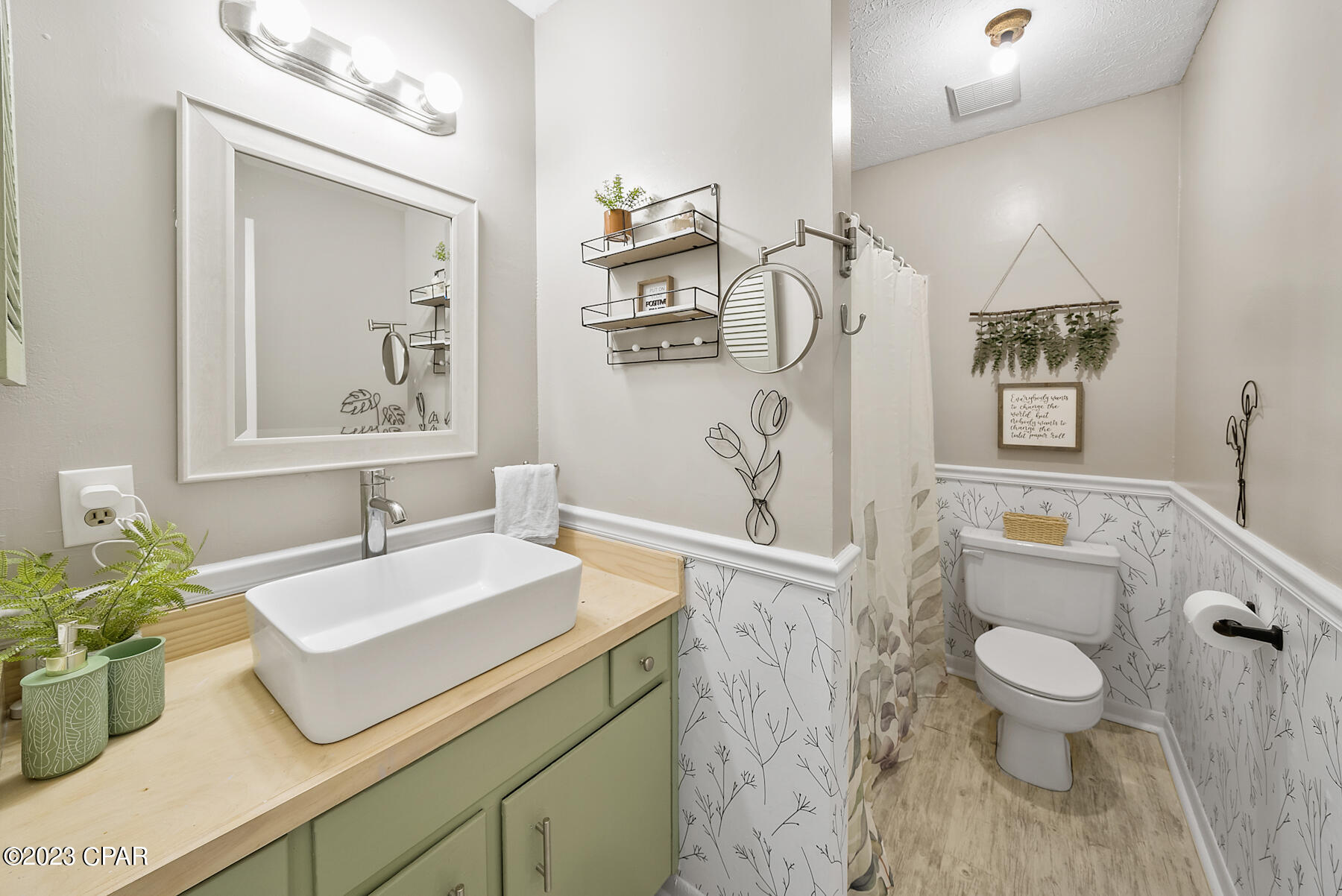 555 Palermo Road 555