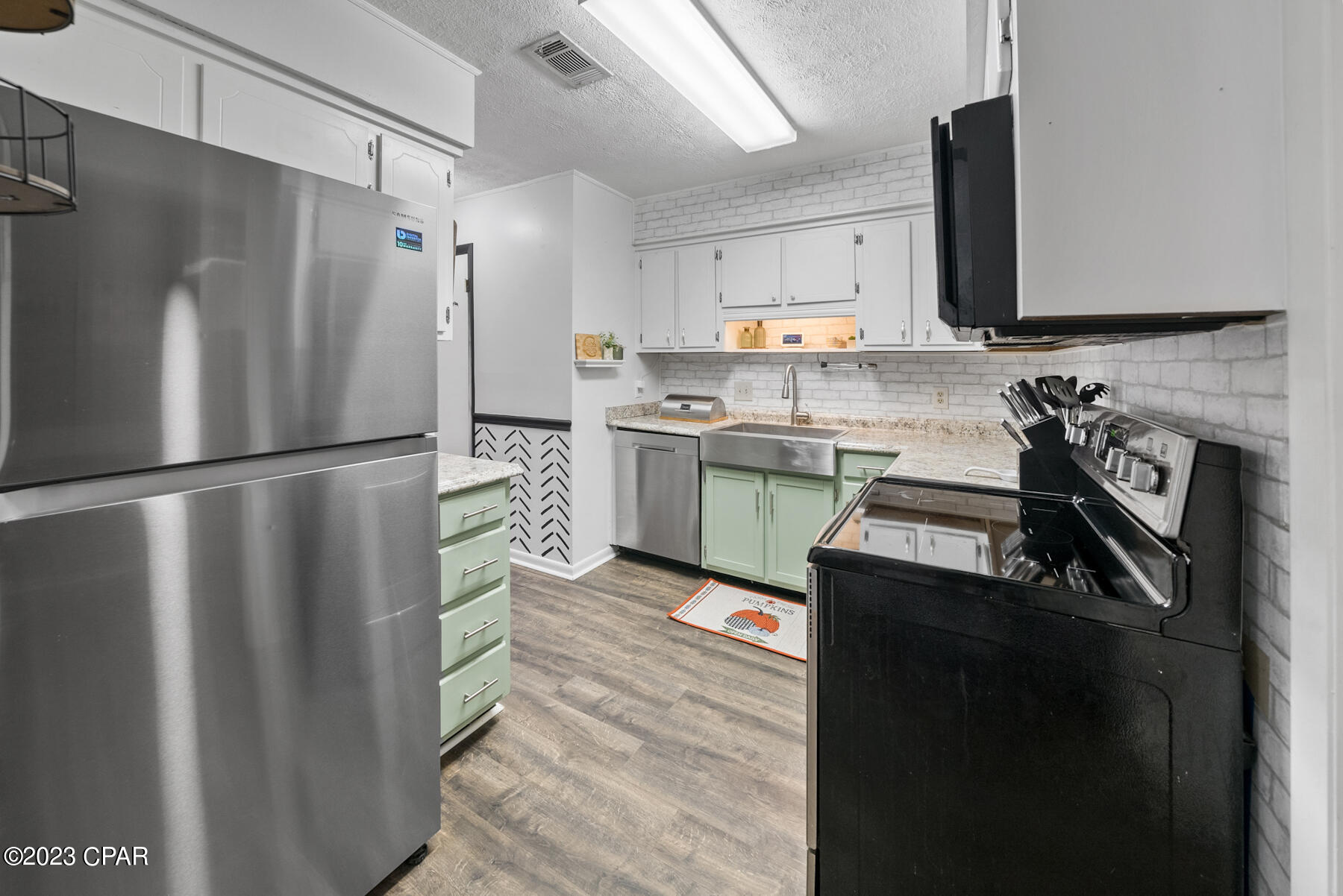 555 Palermo Road 555