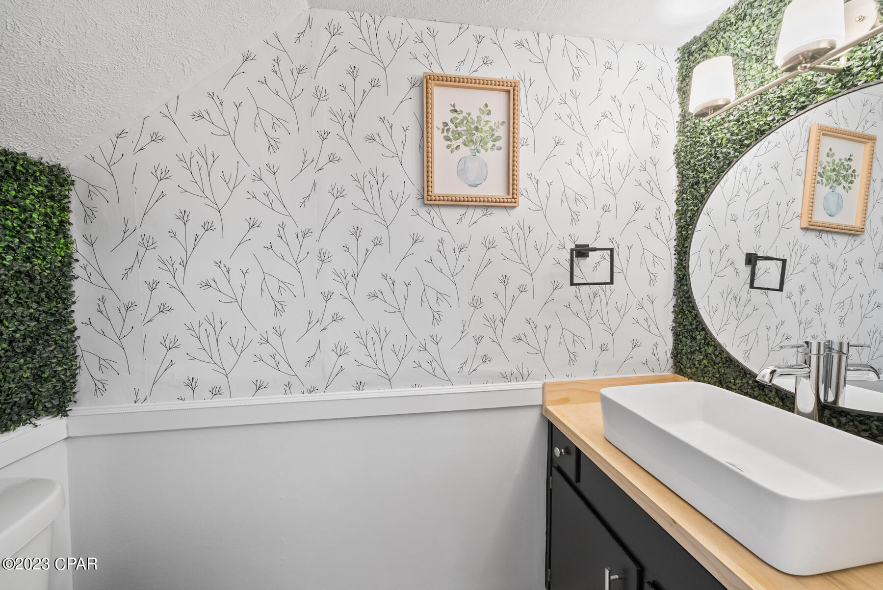 555 Palermo Road 555