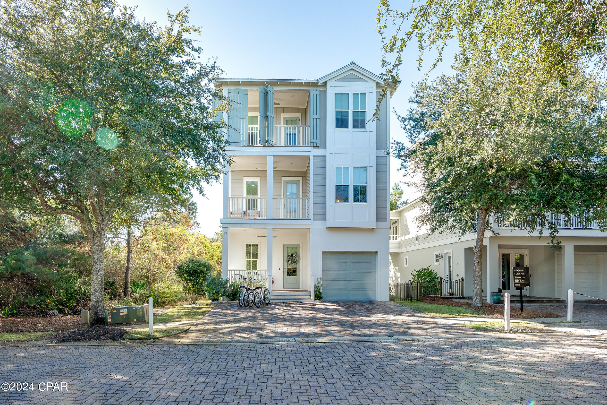 17 Pompano Court