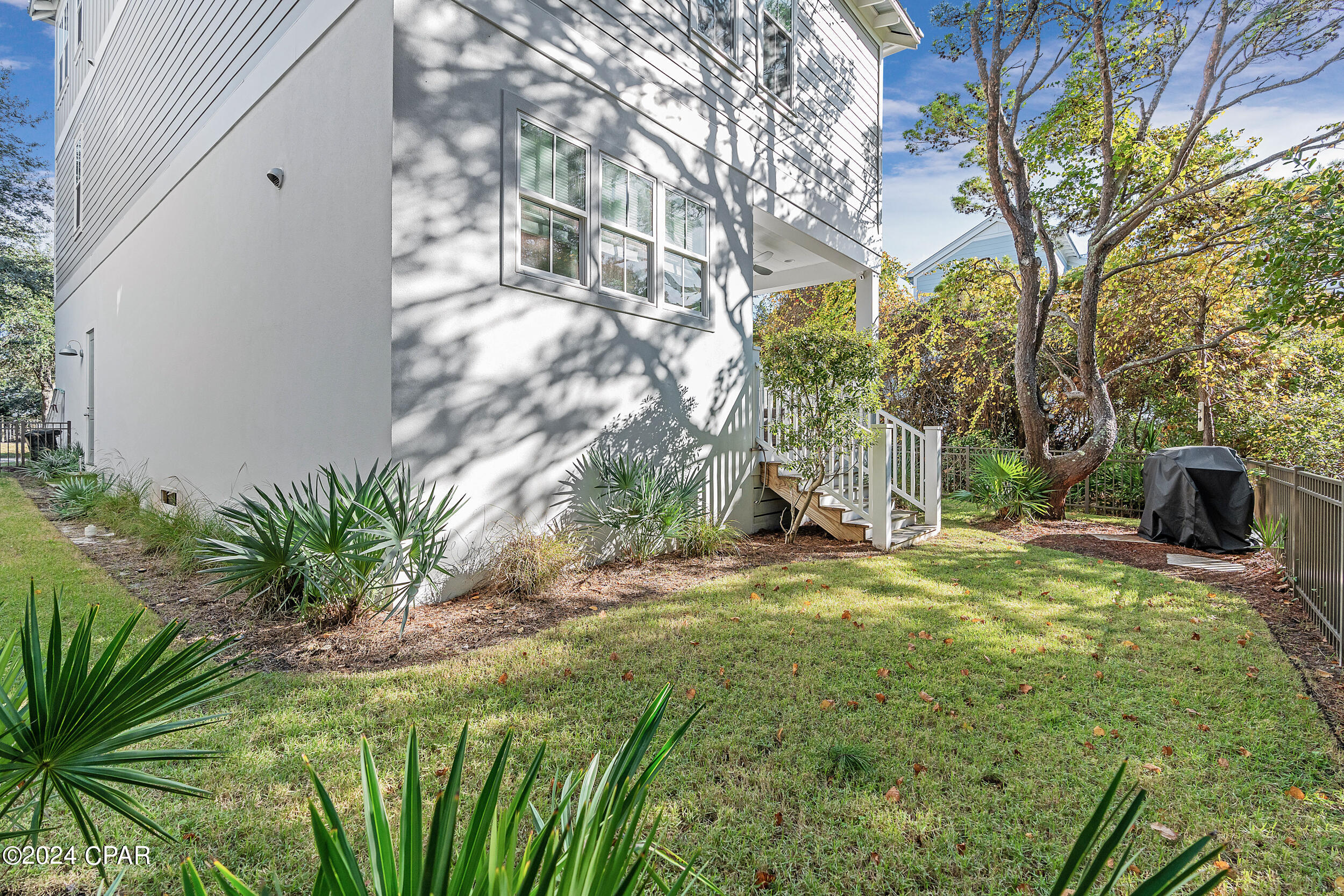 17 Pompano Court