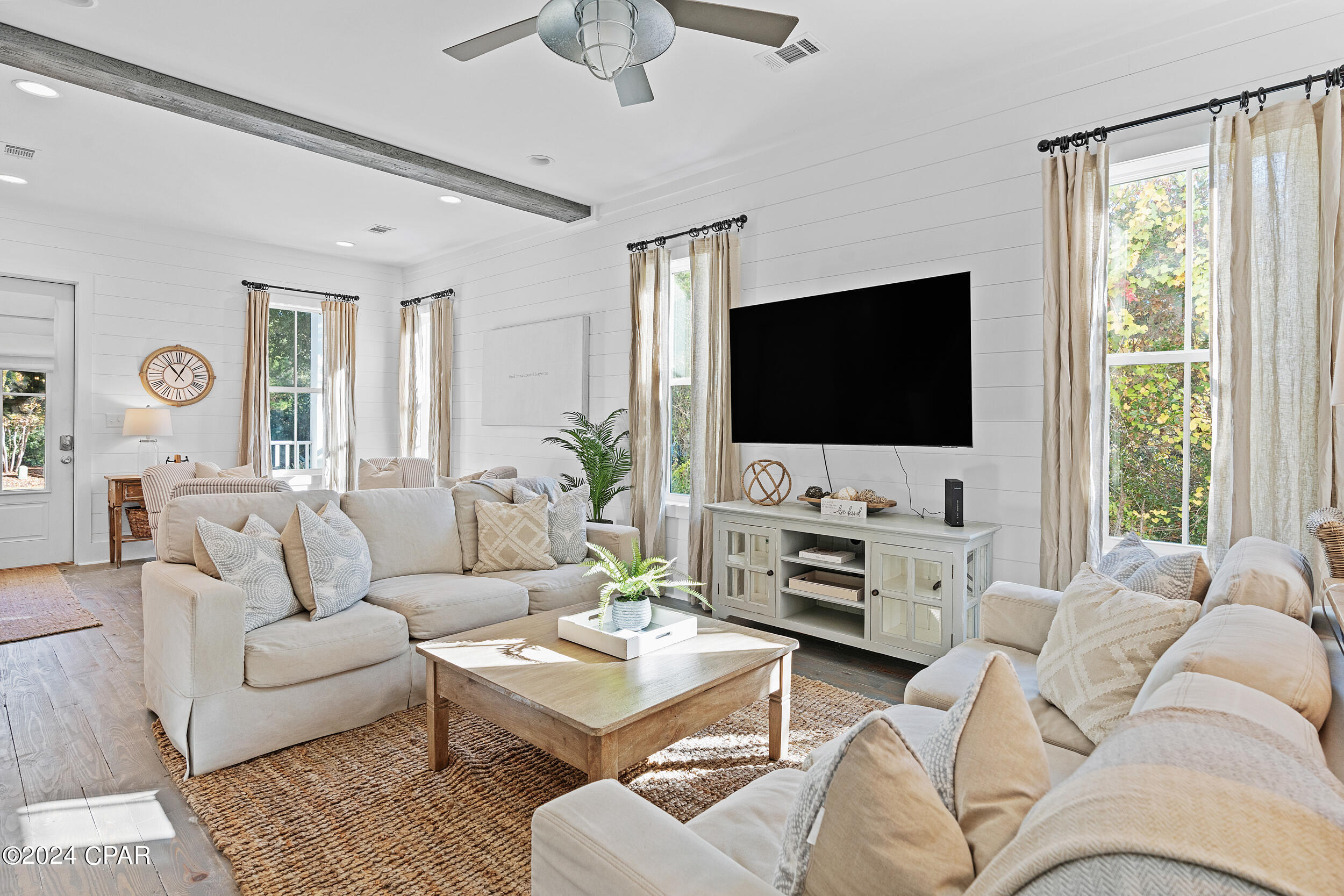 17 Pompano Court