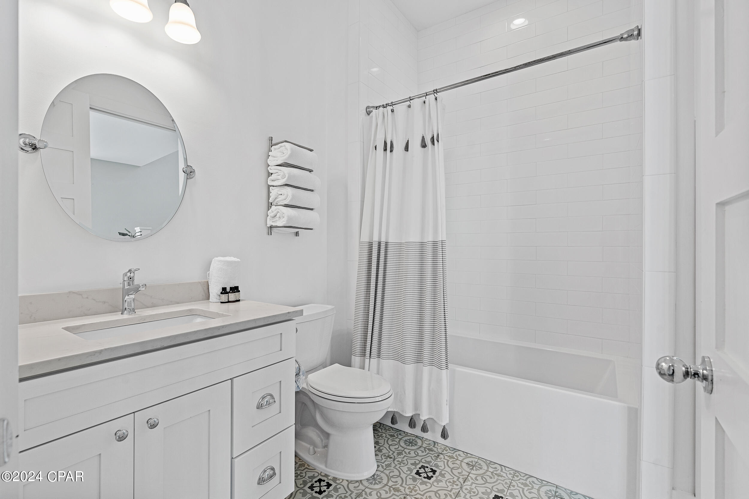 17 Pompano Court