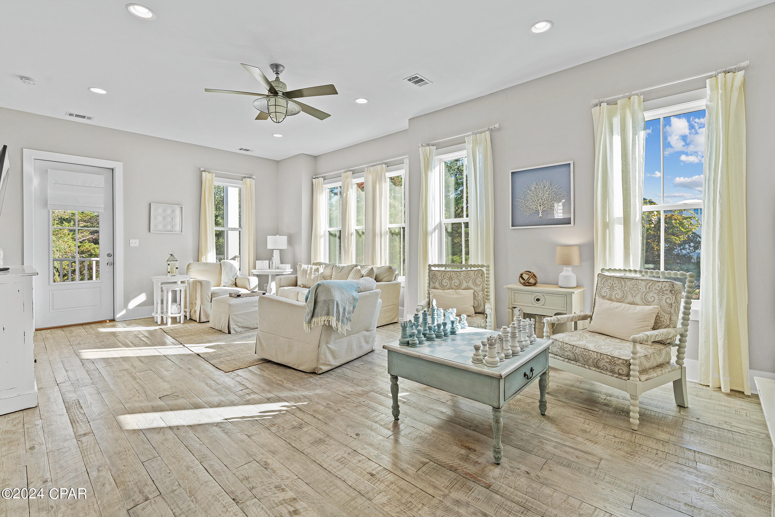 17 Pompano Court