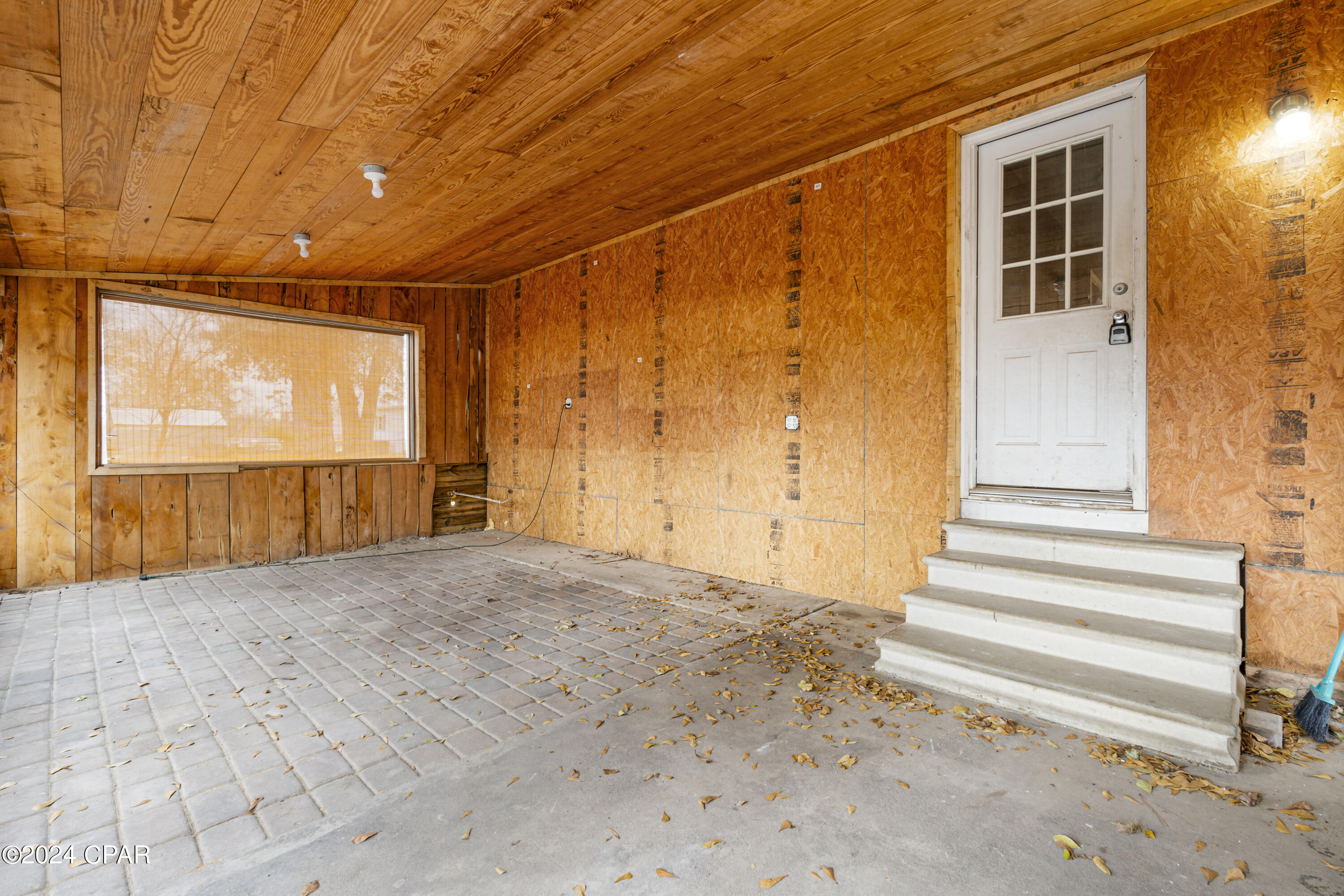 9903 Davenport Avenue